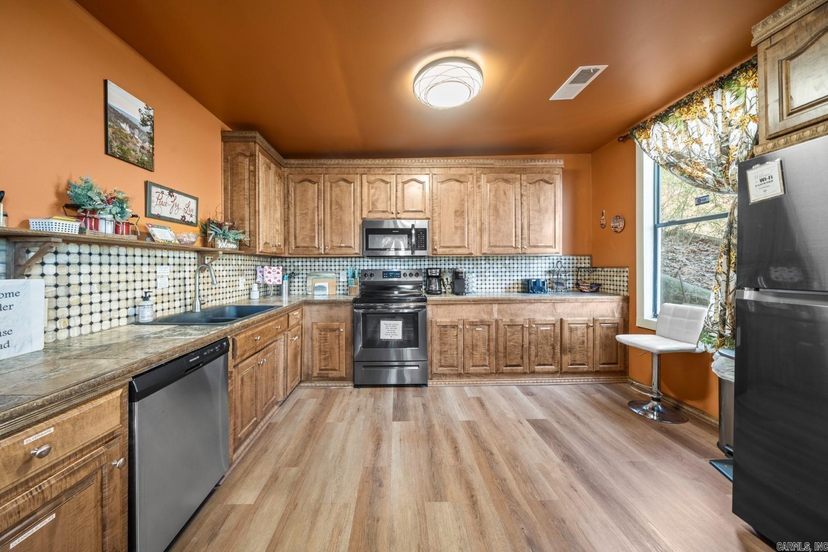 224 Court Street Property Photo 8