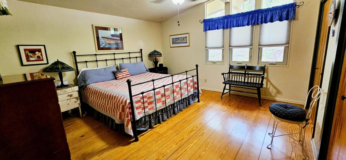 38 N Lakeshore Drive Property Photo 11