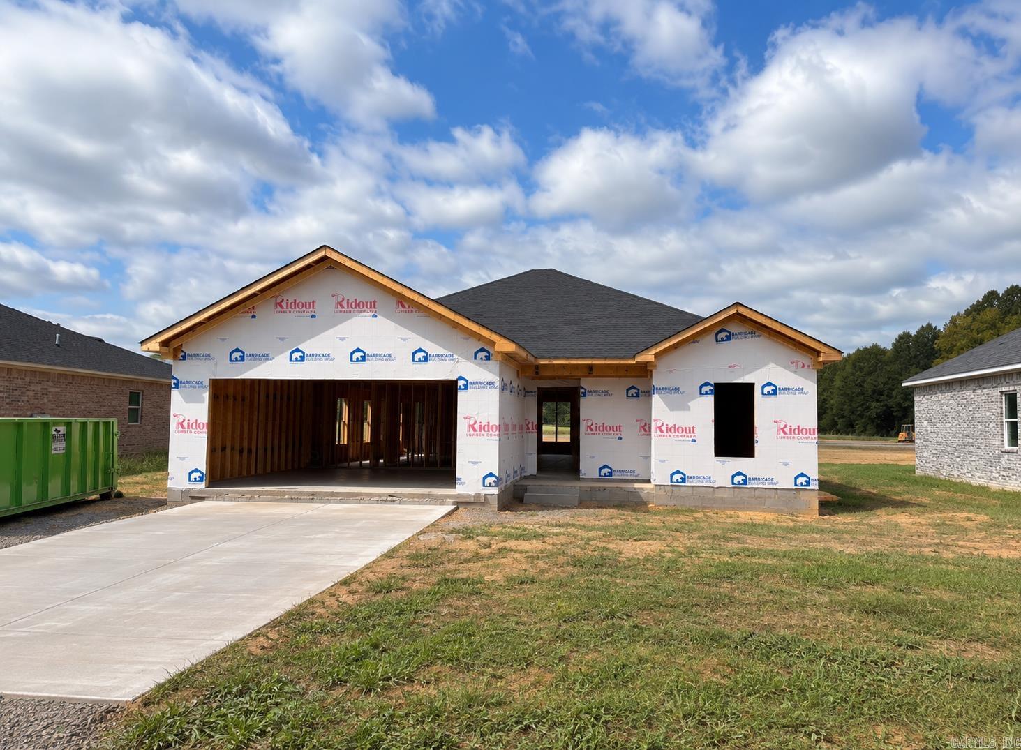 120 S Apple Street Property Photo 1
