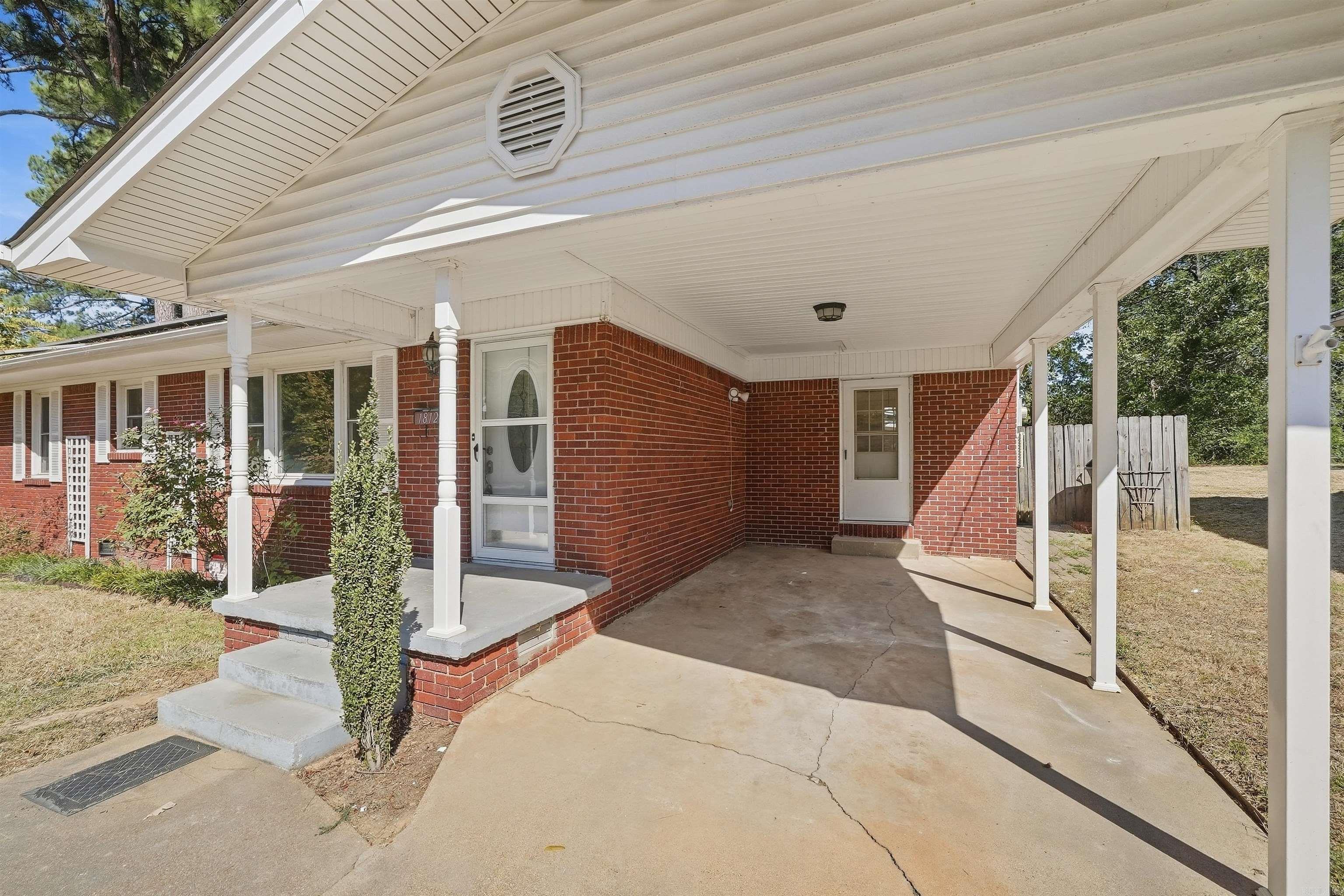 1812 W Center Ave Property Photo 3