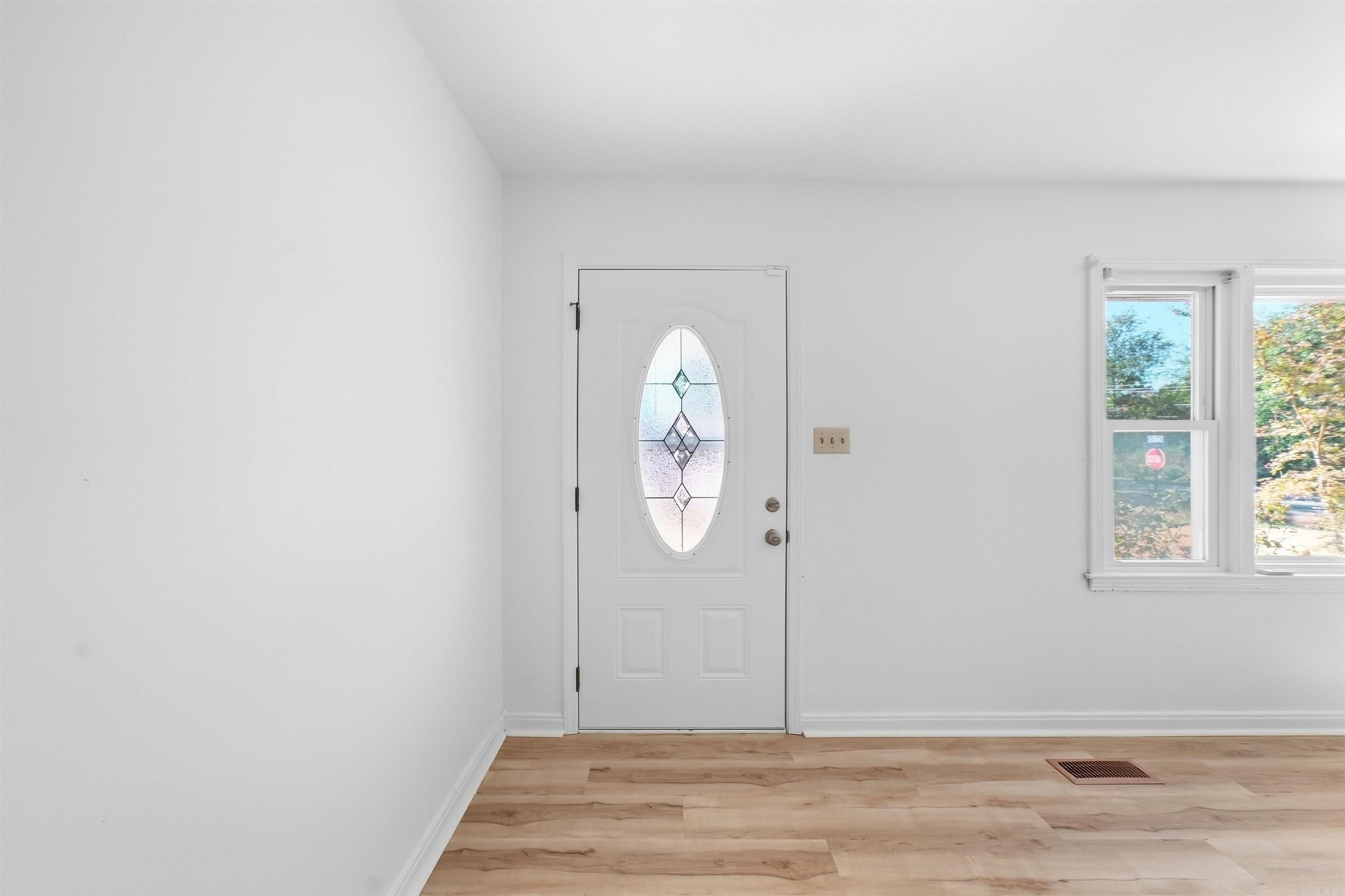 1812 W Center Ave Property Photo 4
