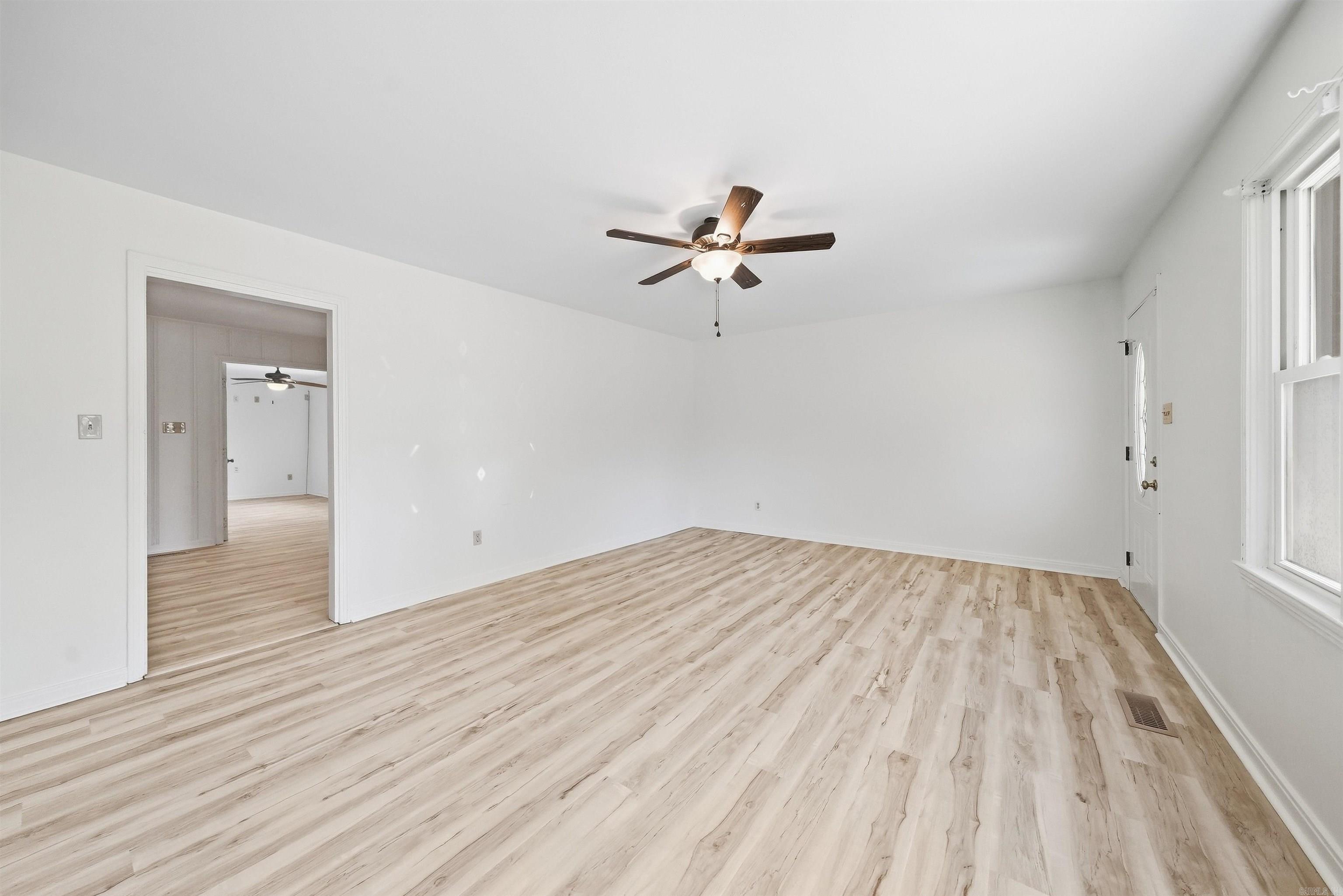 1812 W Center Ave Property Photo 6