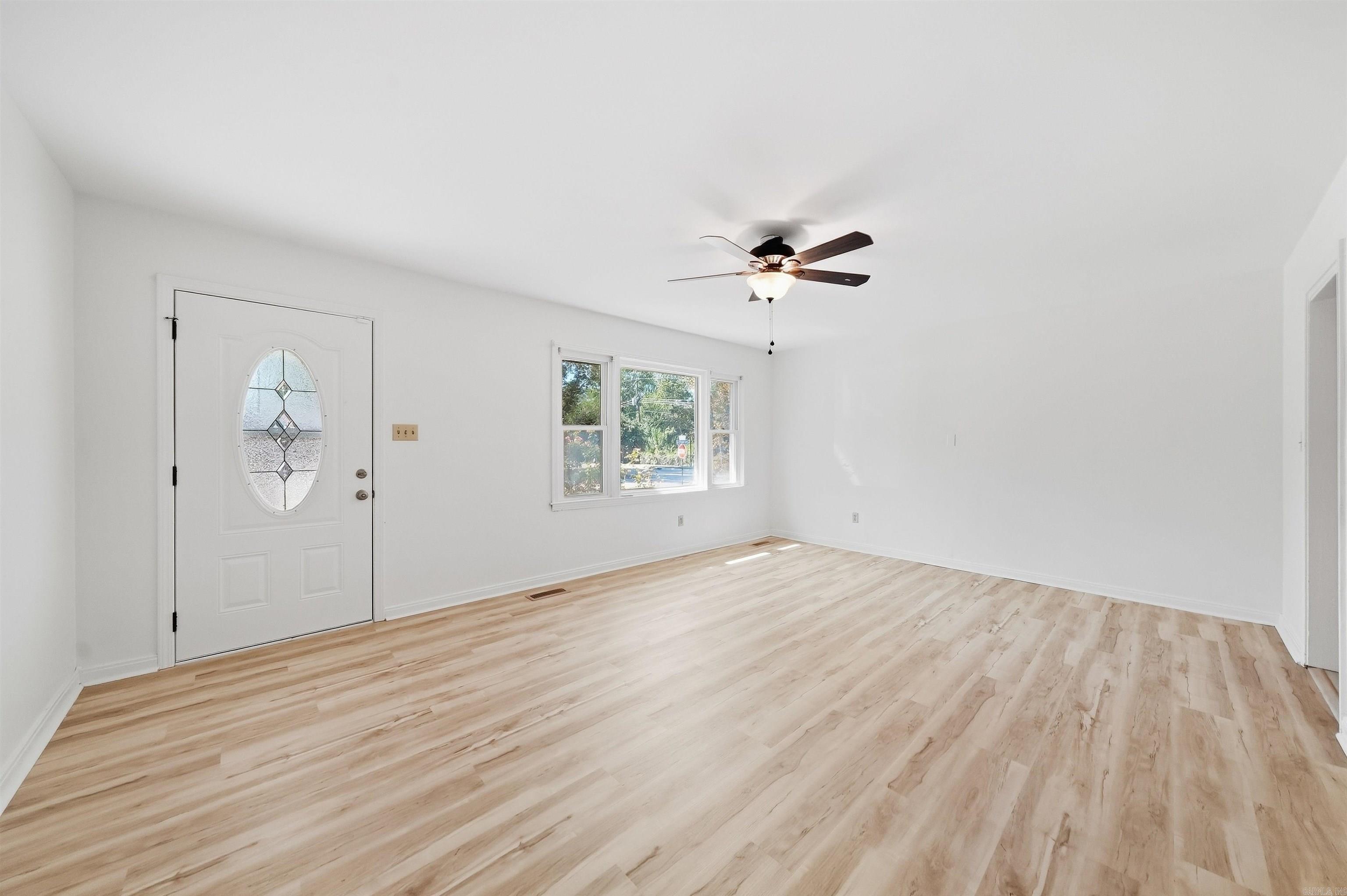 1812 W Center Ave Property Photo 7