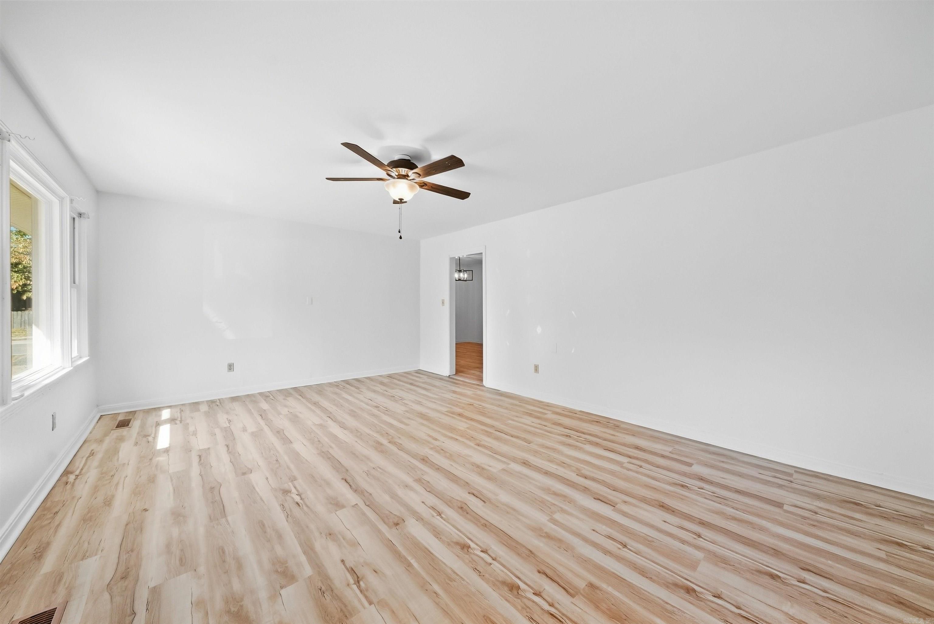 1812 W Center Ave Property Photo 8