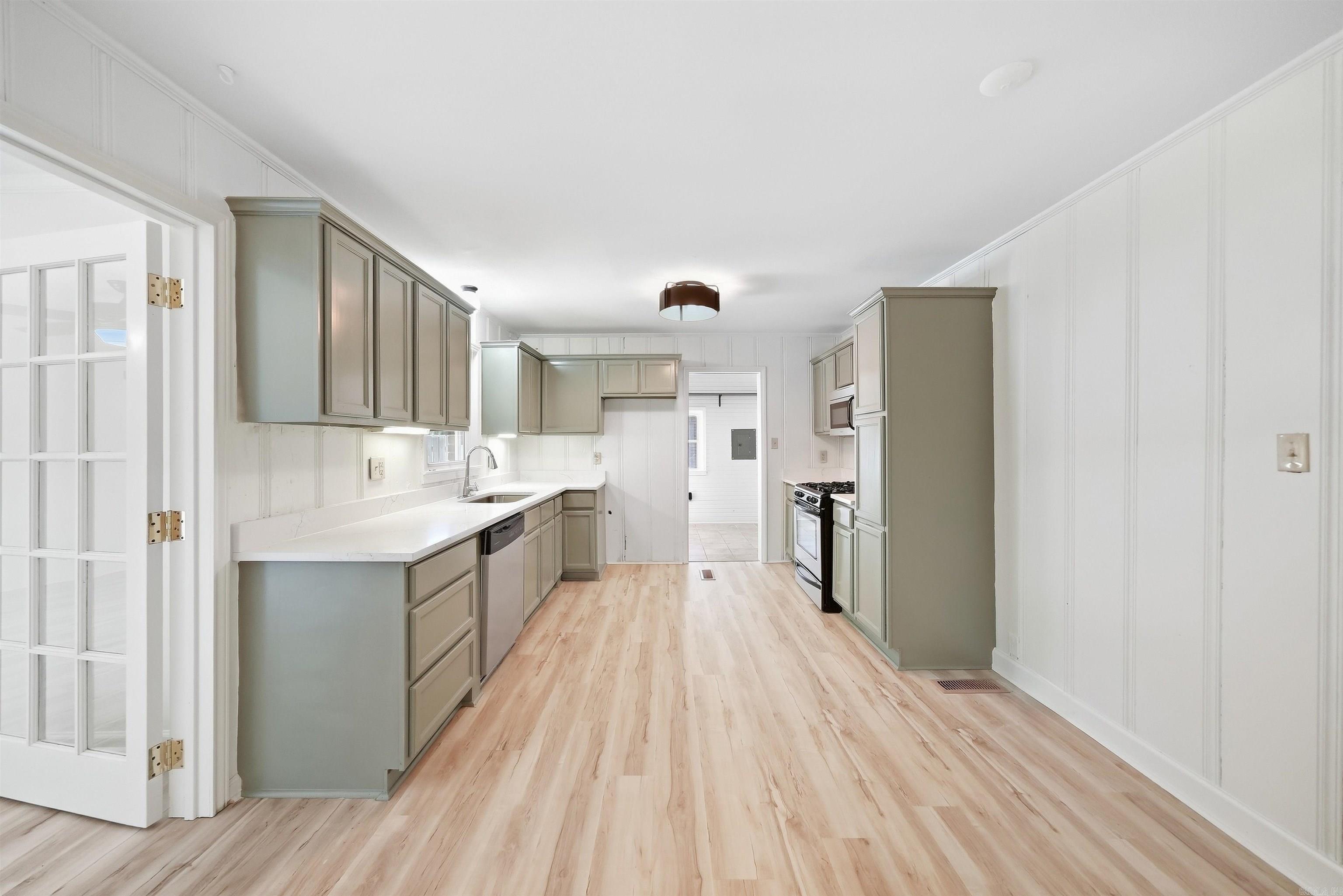 1812 W Center Ave Property Photo 10