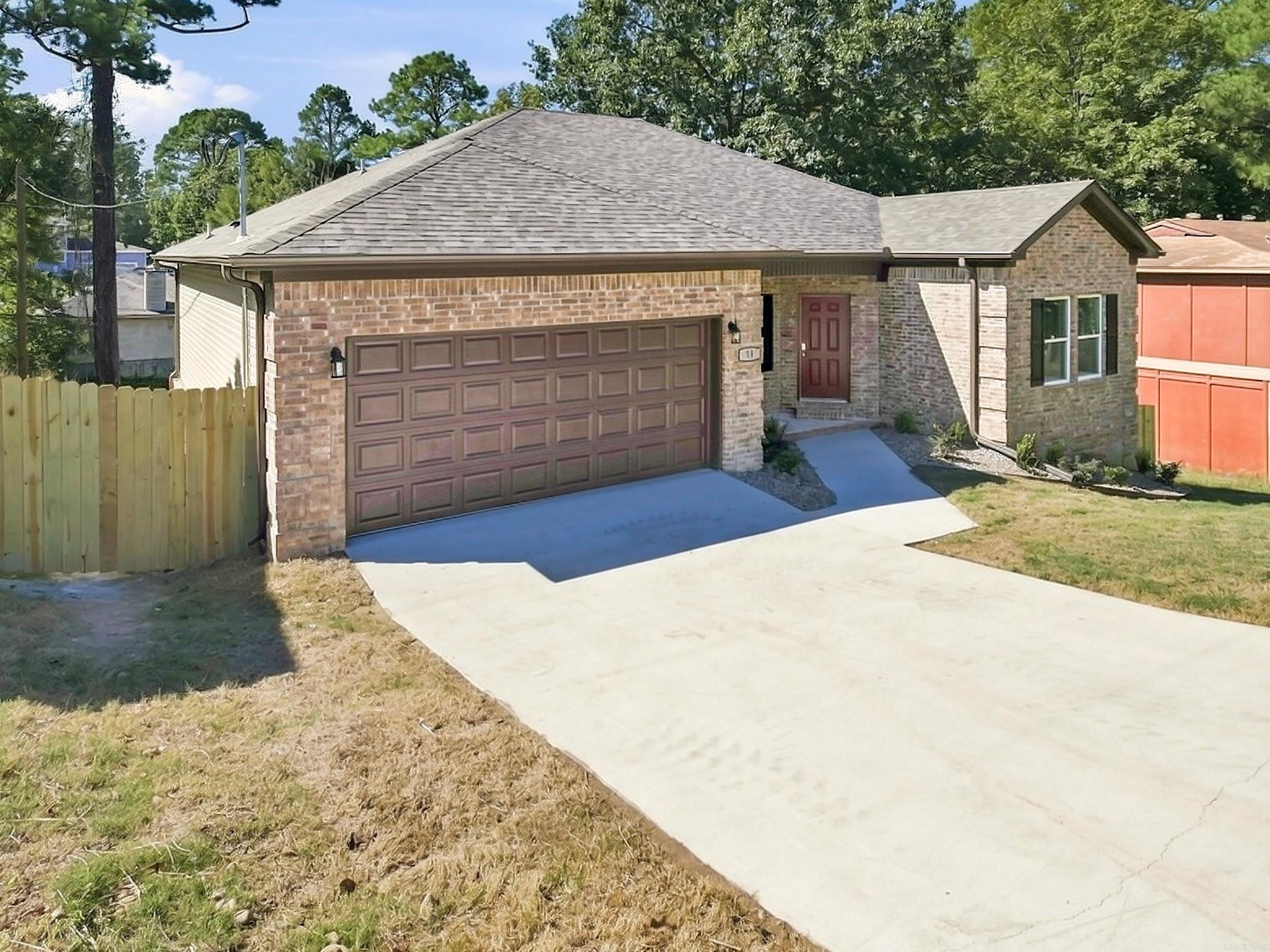 11 British Colonial Drive Property Photo 4