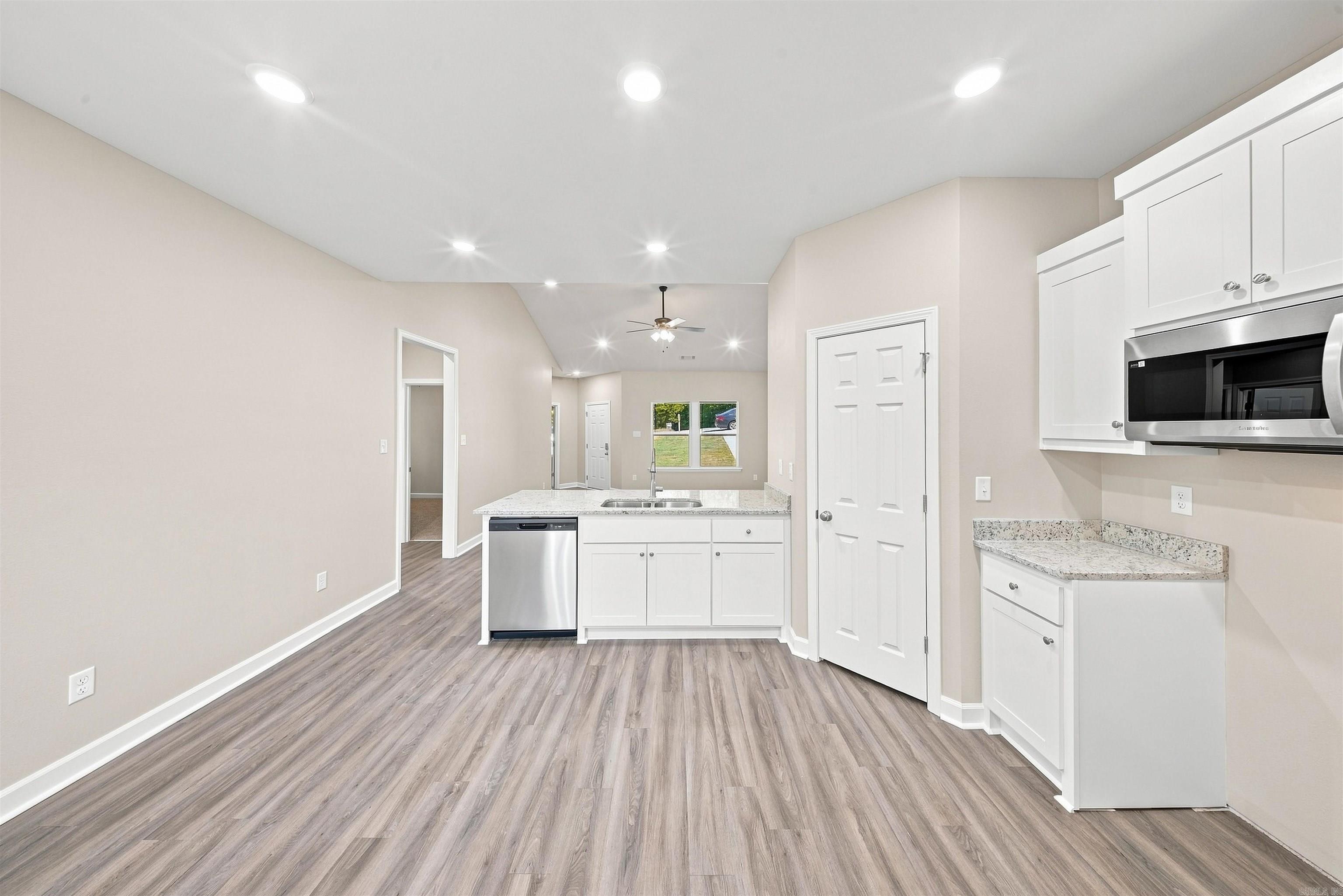 11 British Colonial Drive Property Photo 18