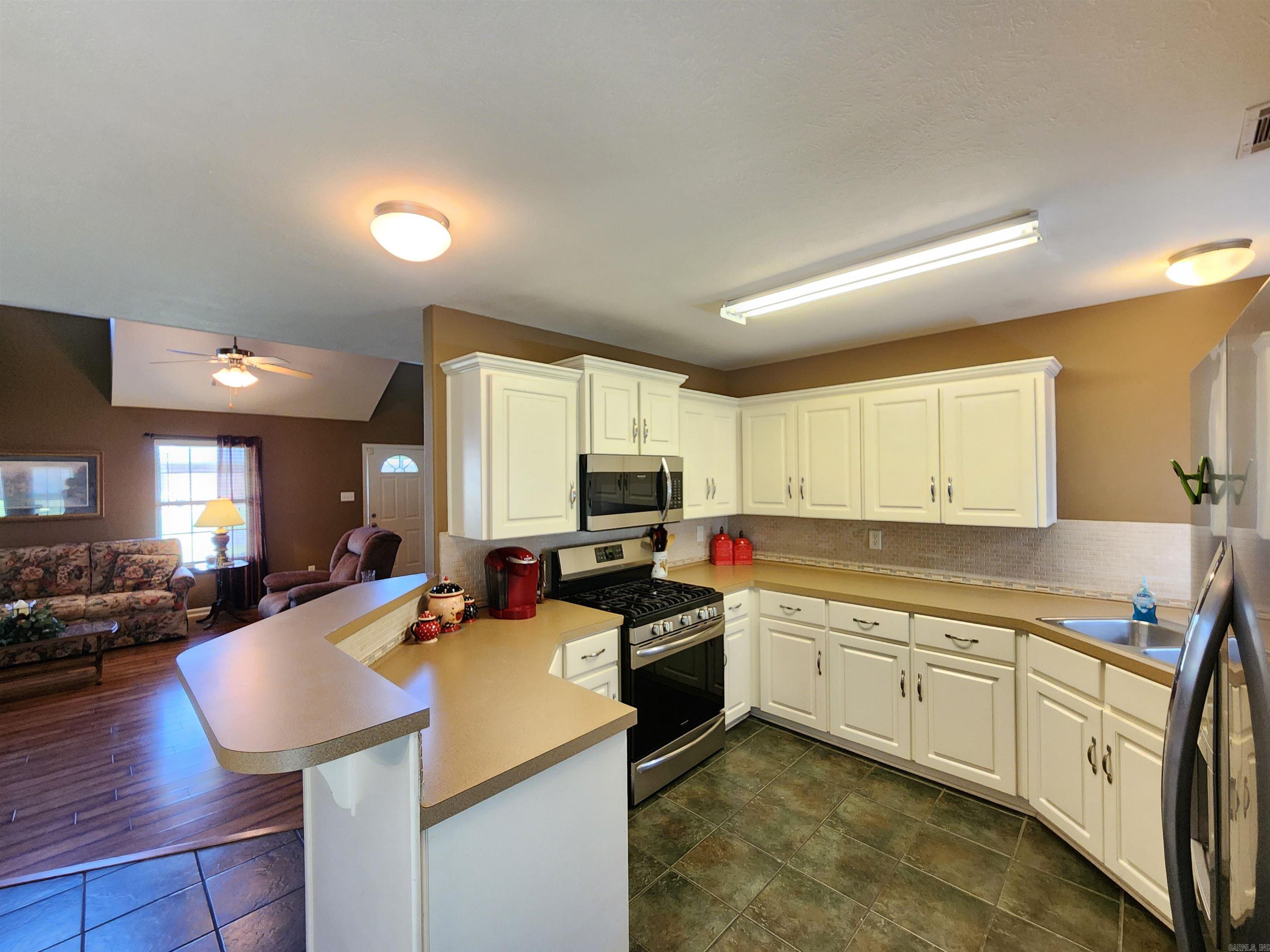 108 Meadows Lane Property Photo 16
