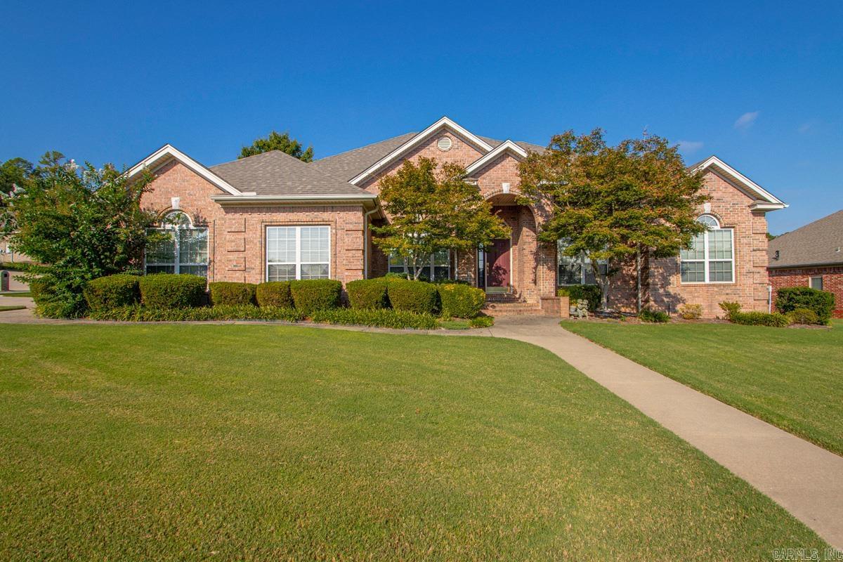 101 Avignon Cir Property Photo 1