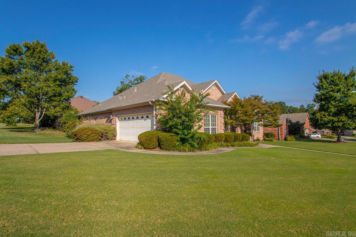 101 Avignon Cir Property Photo 3