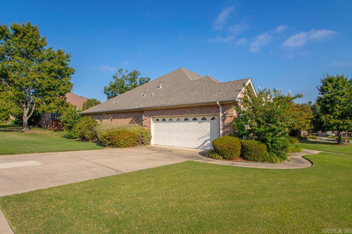 101 Avignon Cir Property Photo 4
