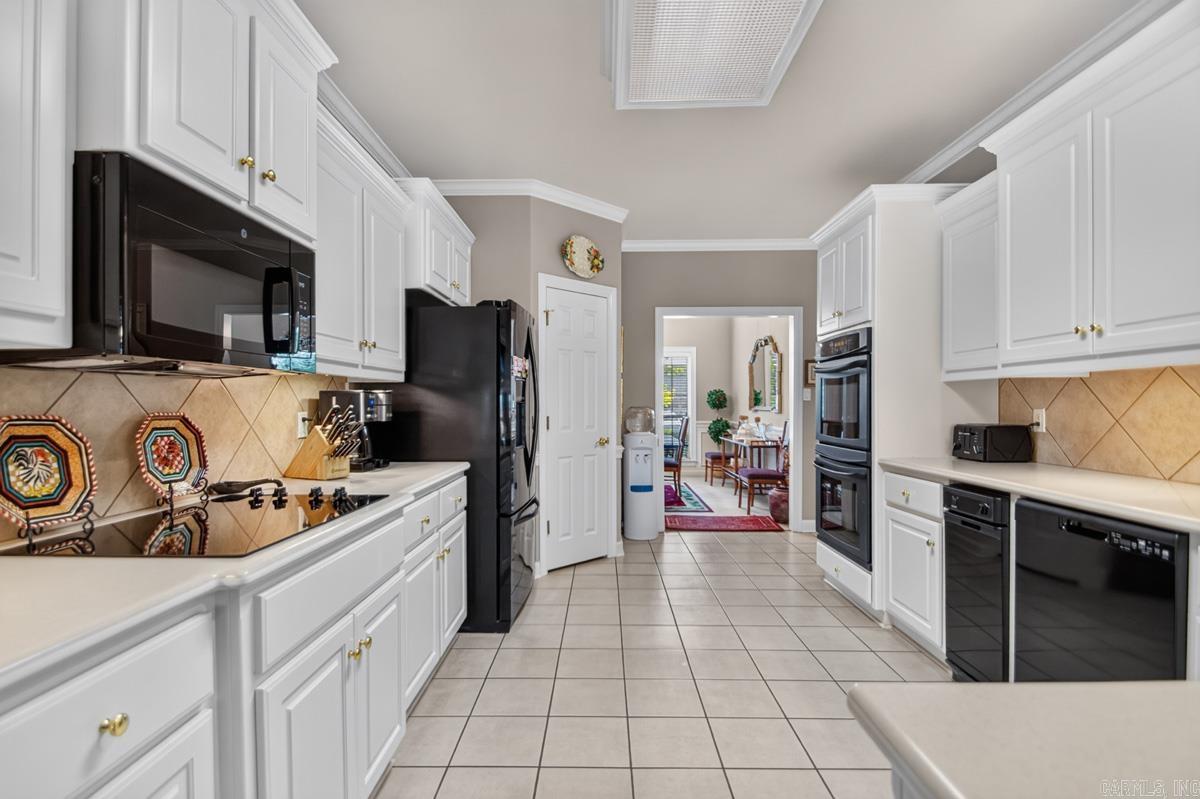 101 Avignon Cir Property Photo 12