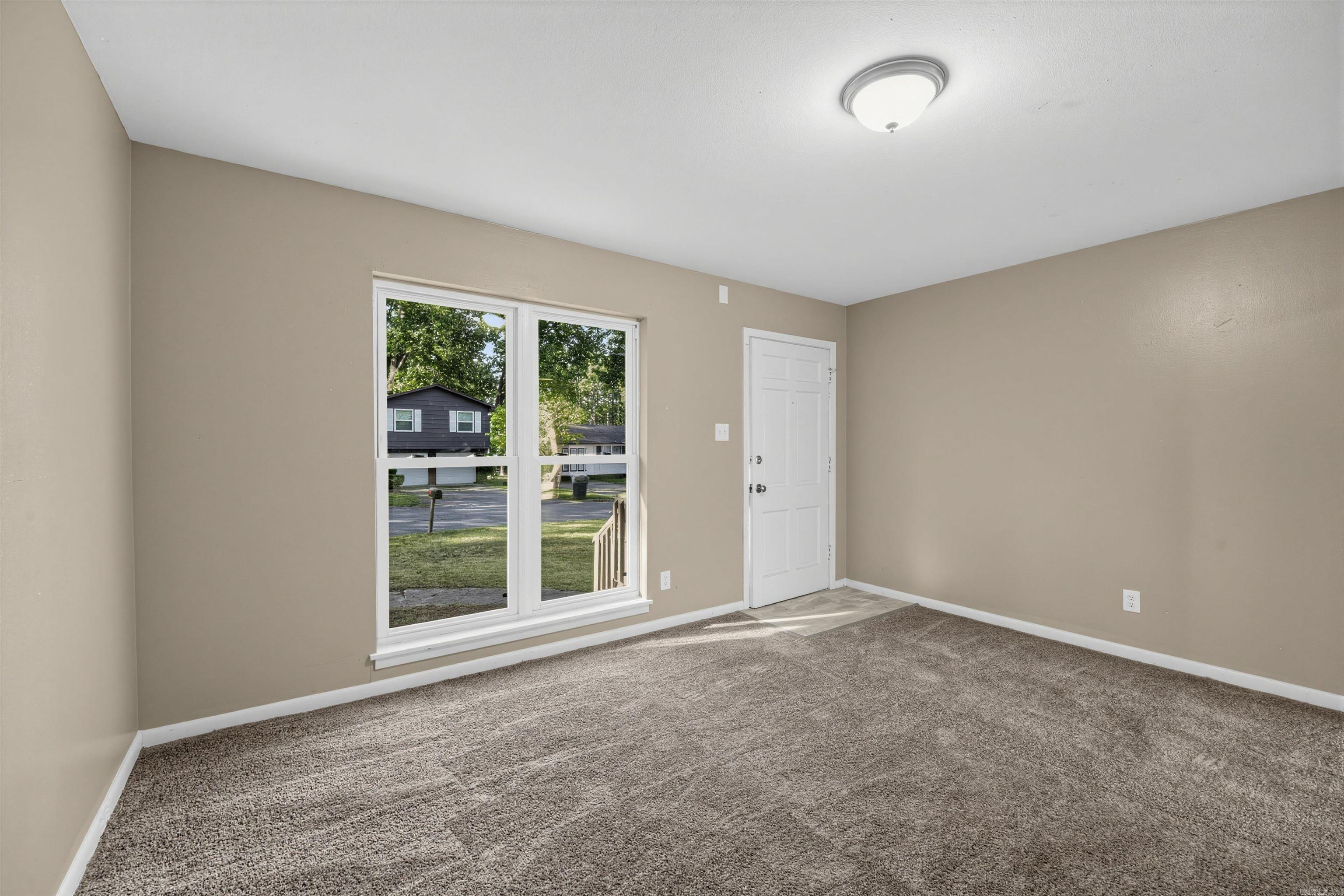 11 Regency Circle Property Photo 8