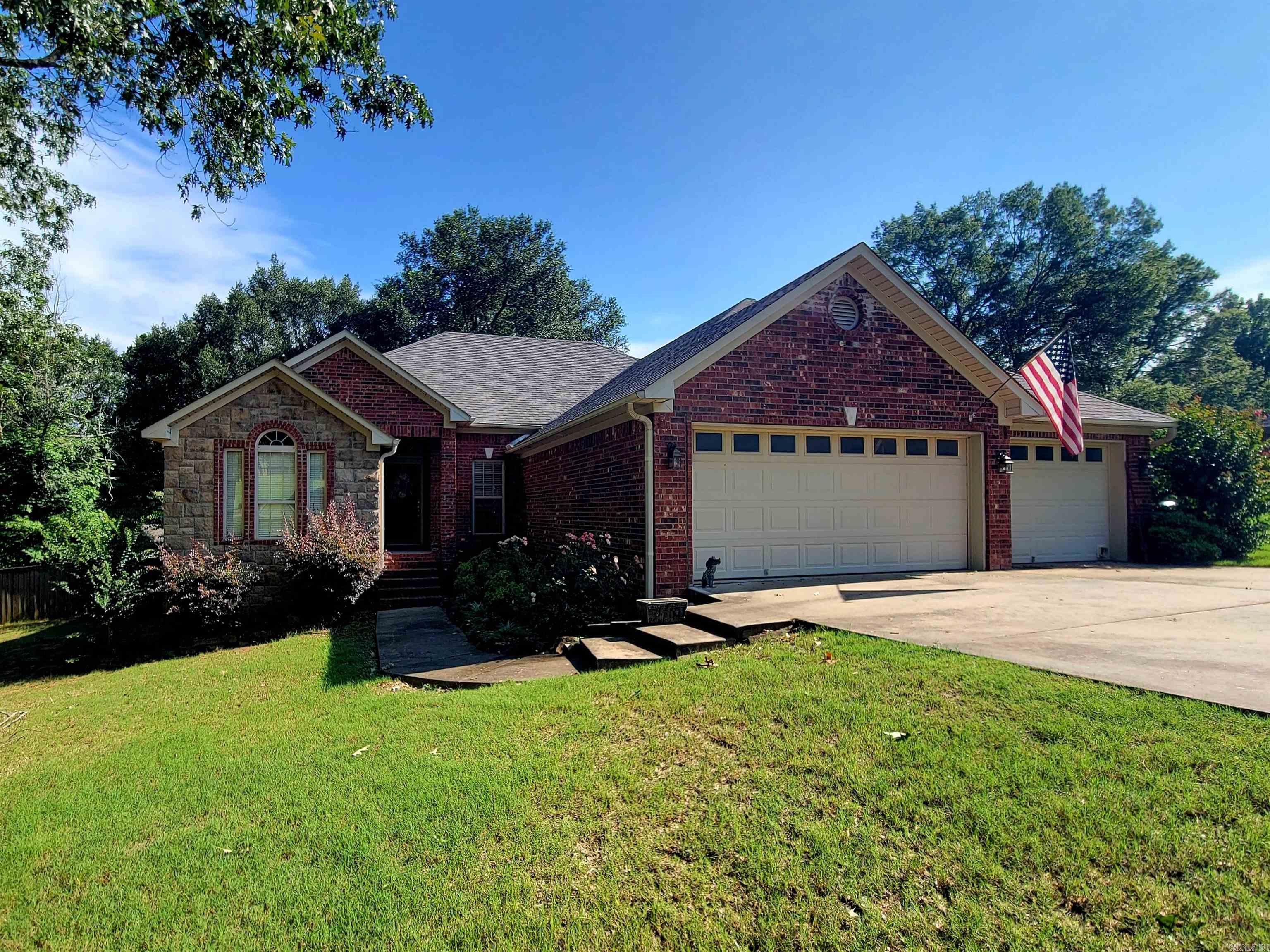 26 Auburn Hills Property Photo 1