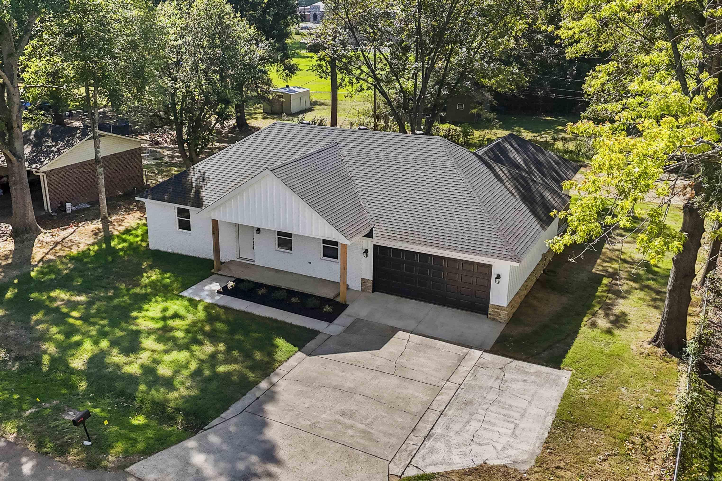 1501 W Iowa Property Photo 5