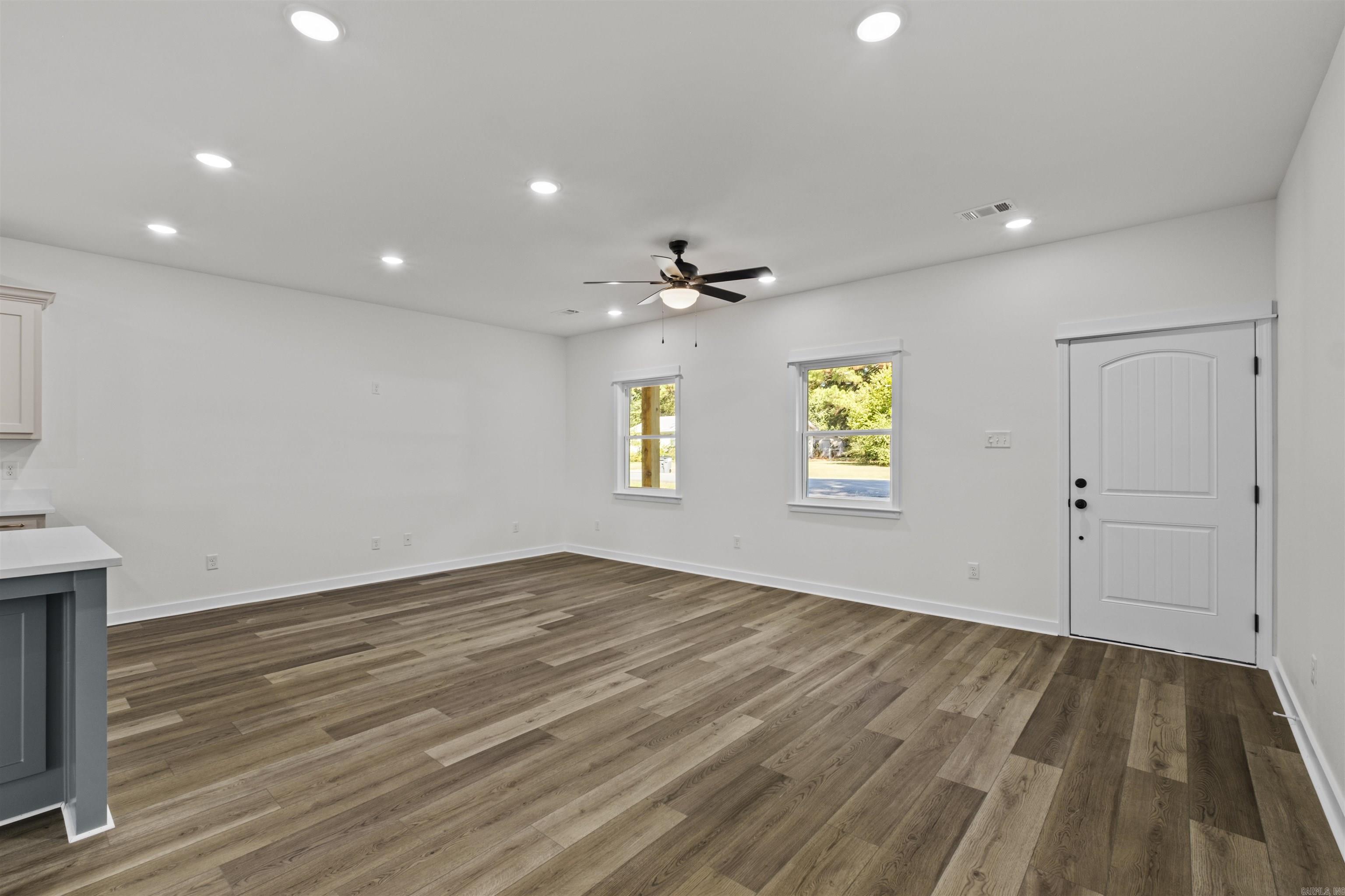 1501 W Iowa Property Photo 7
