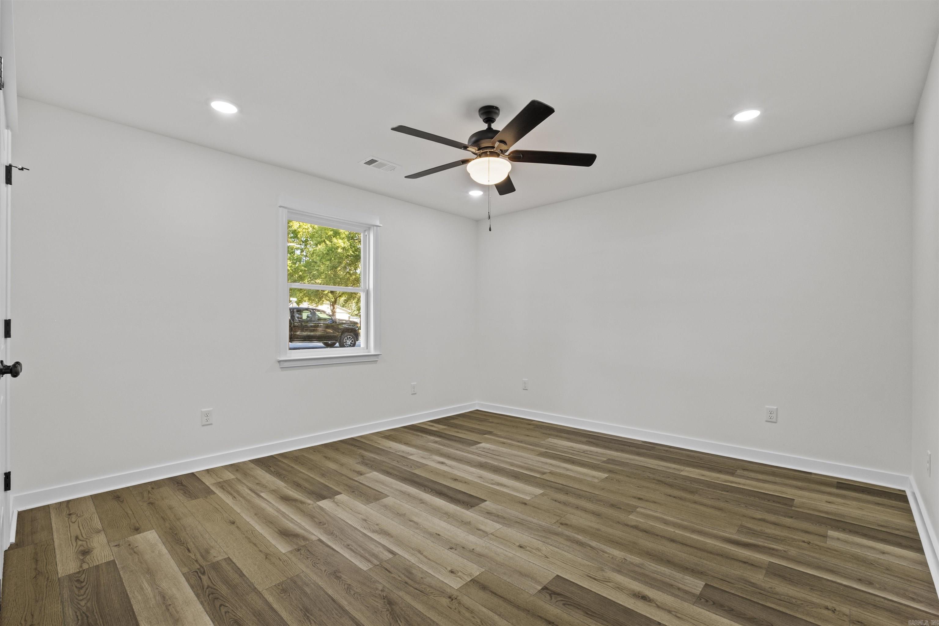 1501 W Iowa Property Photo 33