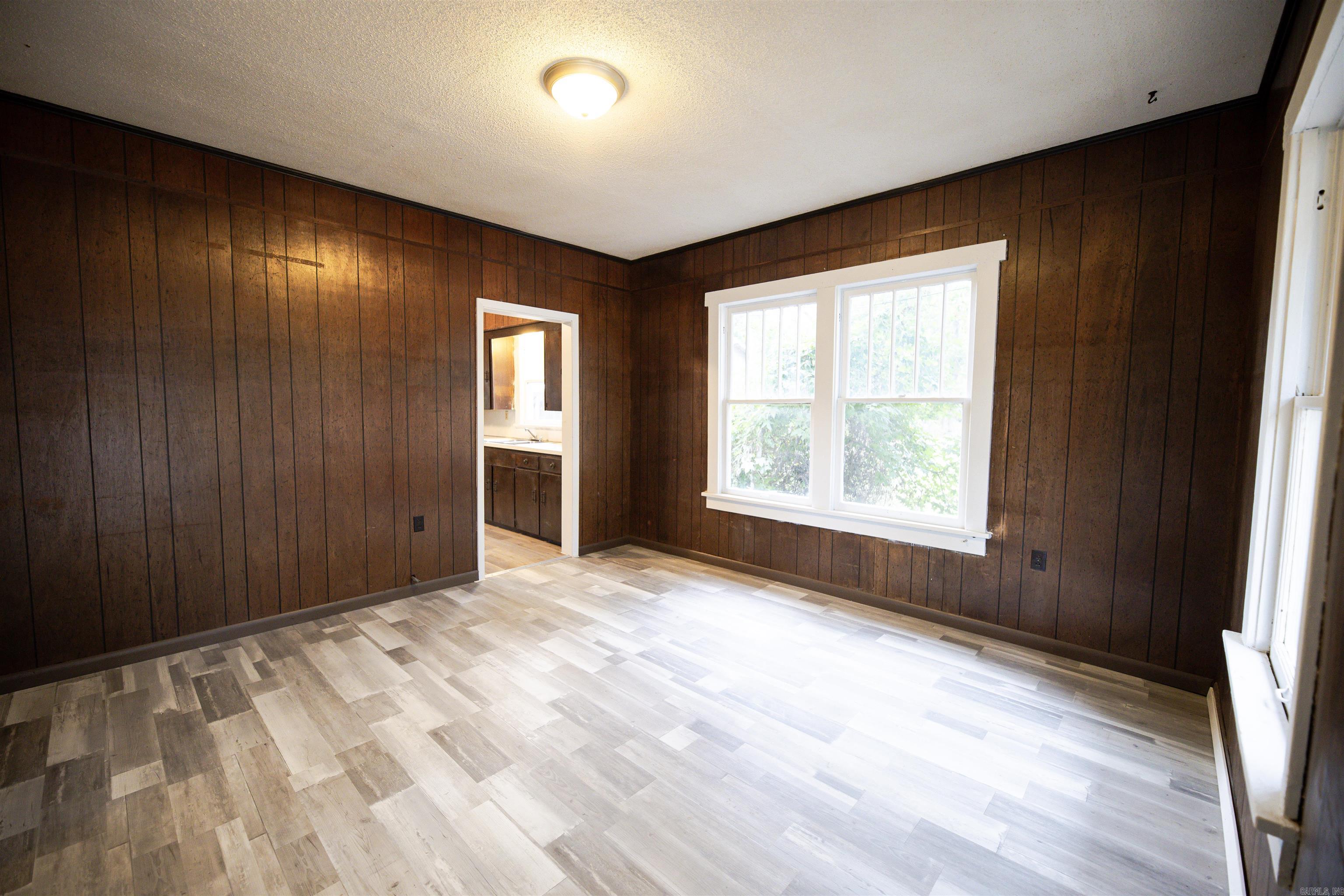 424 Dolphin Ave Property Photo 5