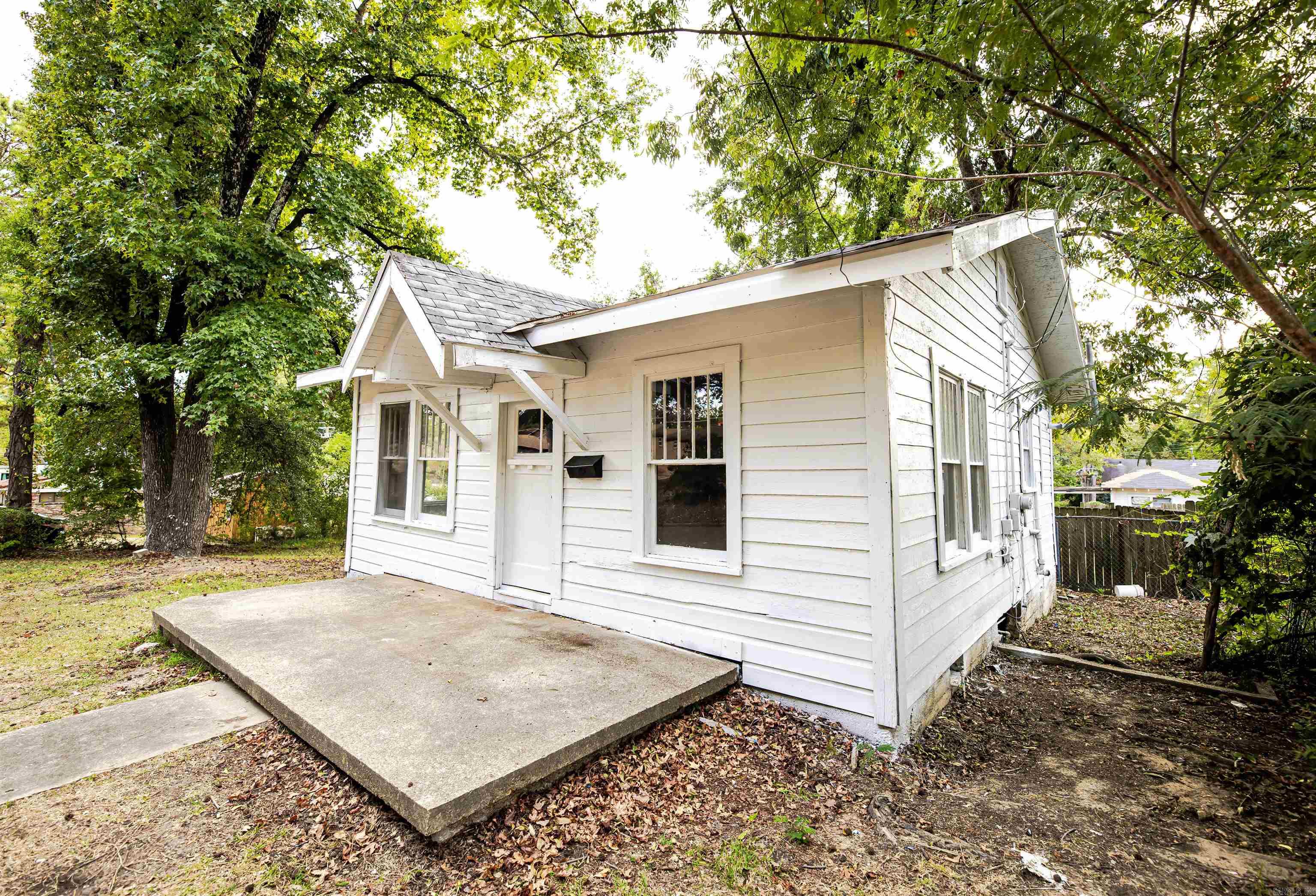 424 Dolphin Ave Property Photo 13