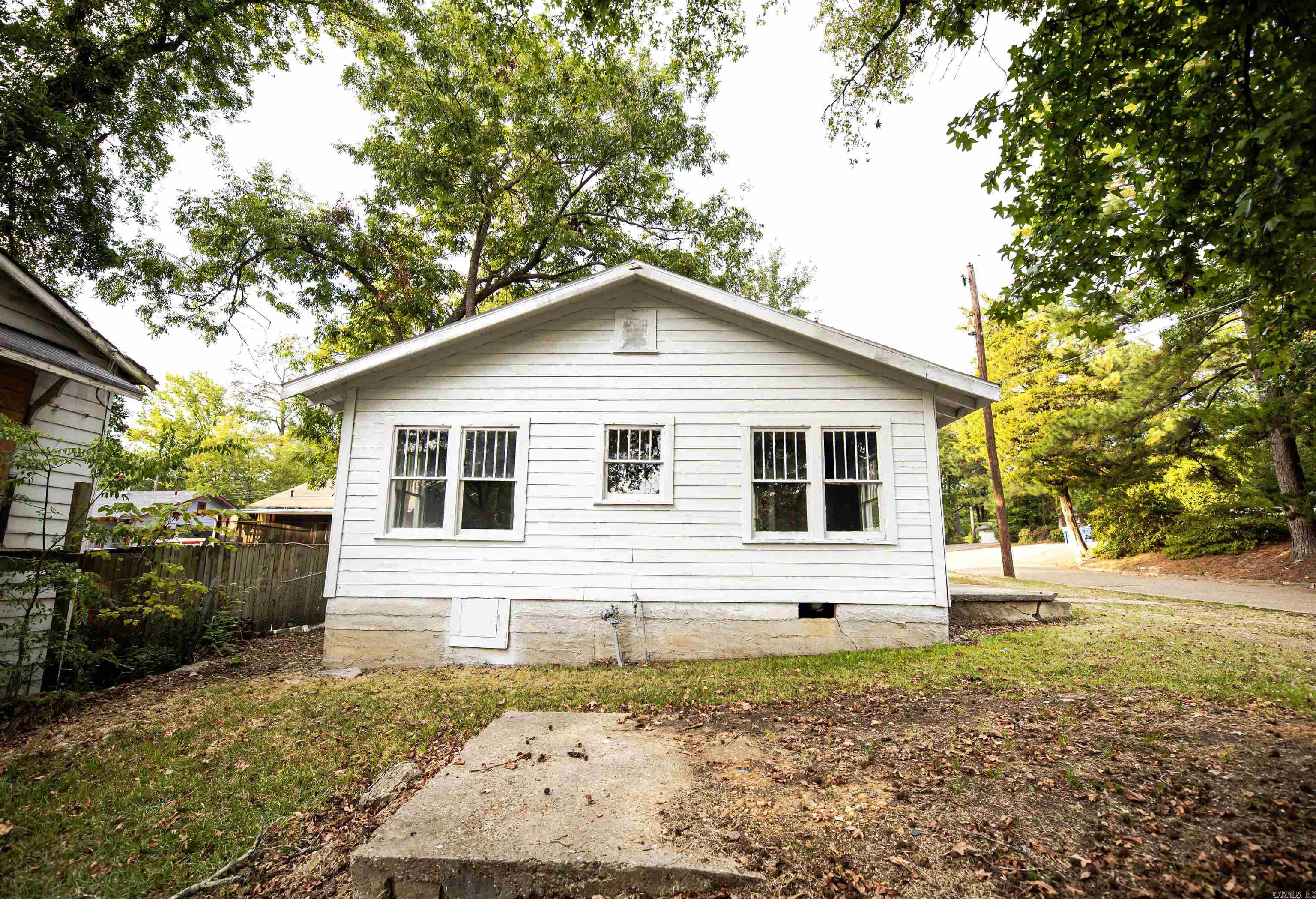 424 Dolphin Ave Property Photo 15
