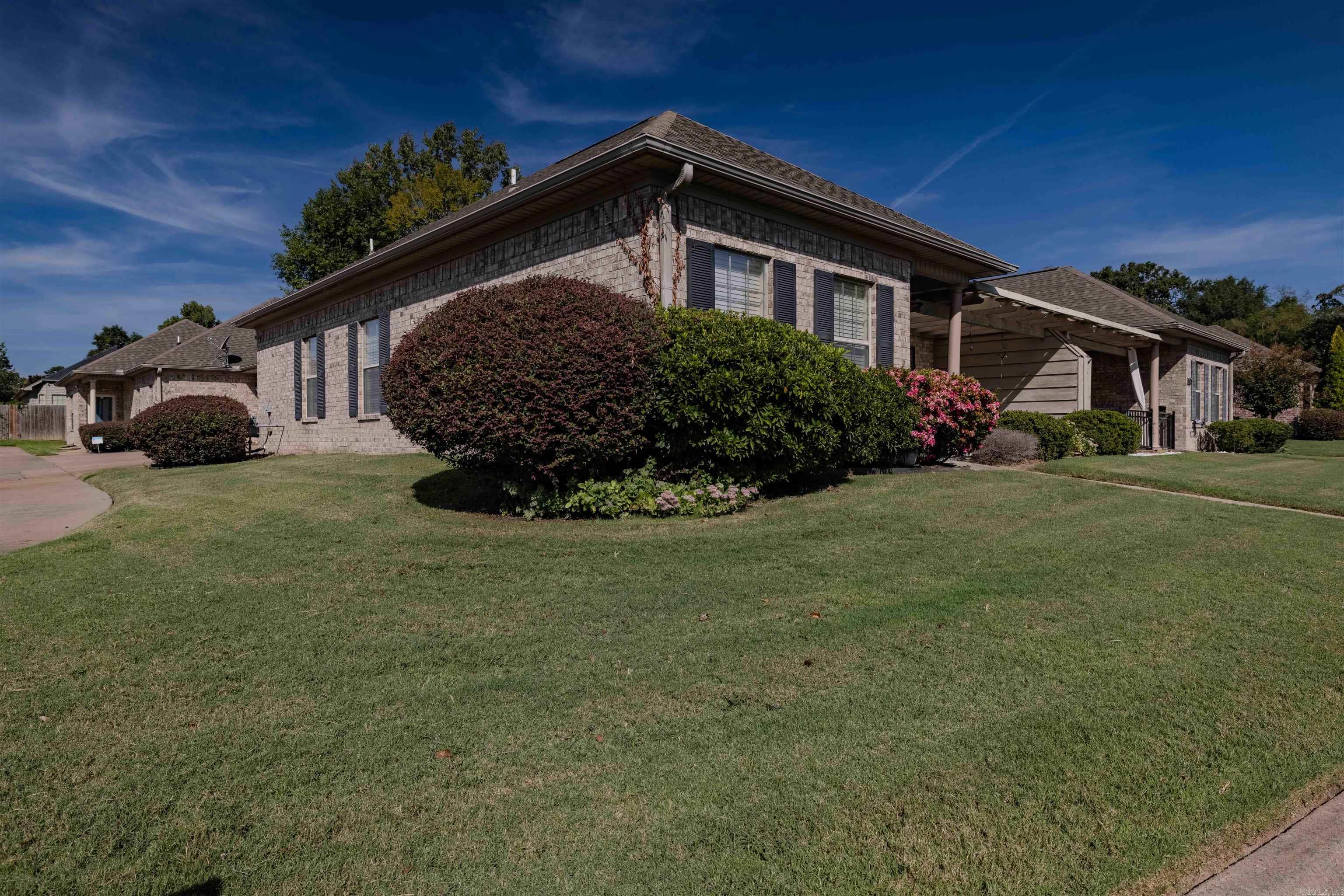 901 Stagecoach Village Property Photo 3