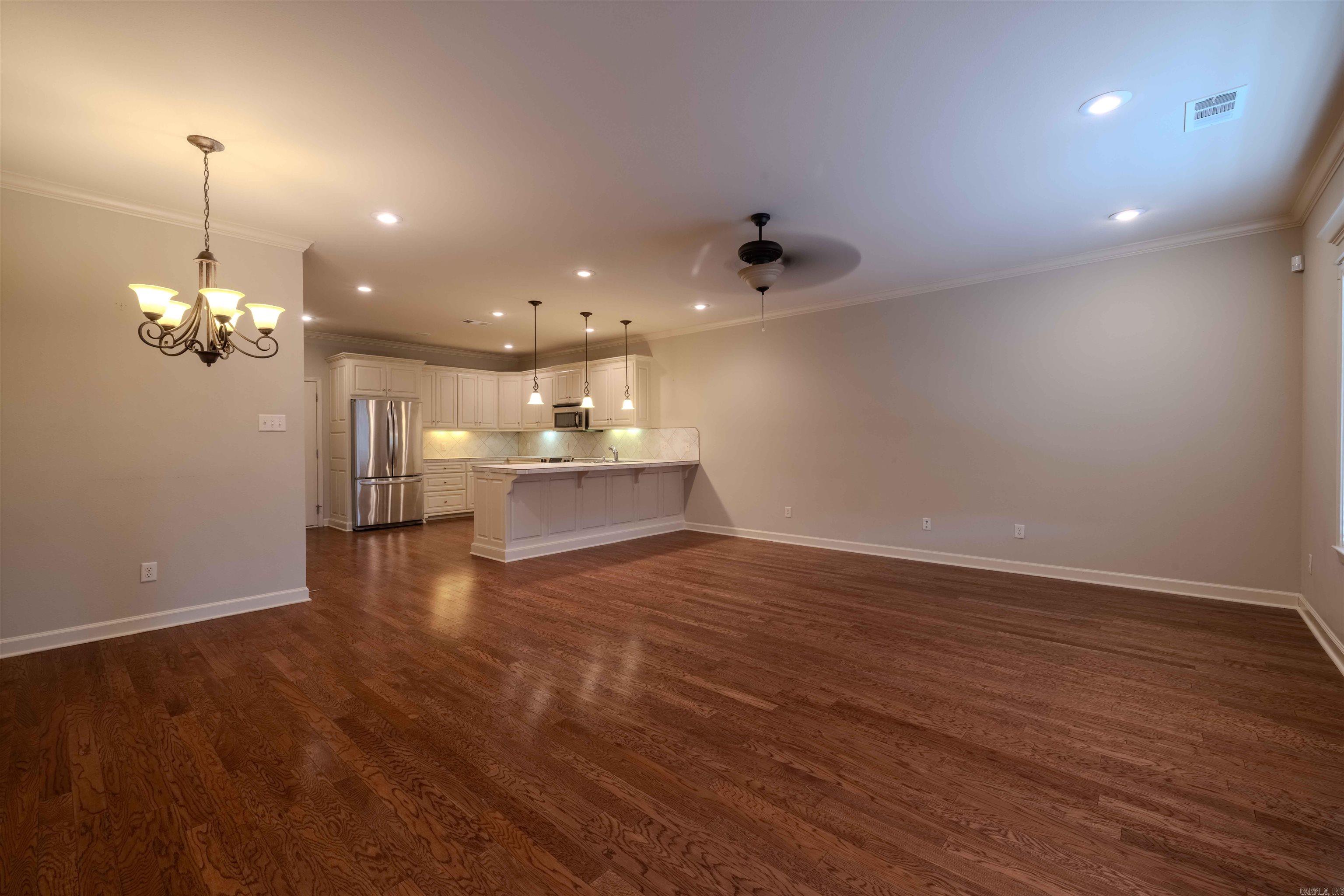 901 Stagecoach Village Property Photo 6