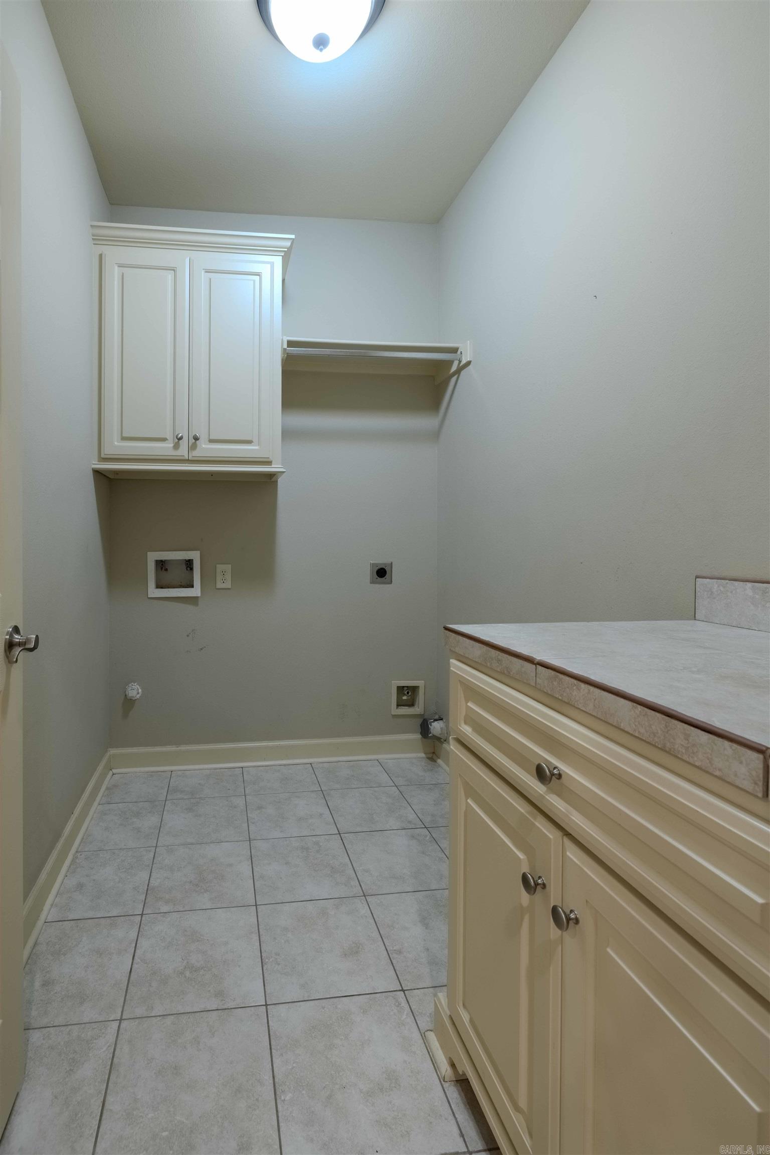 901 Stagecoach Village Property Photo 13