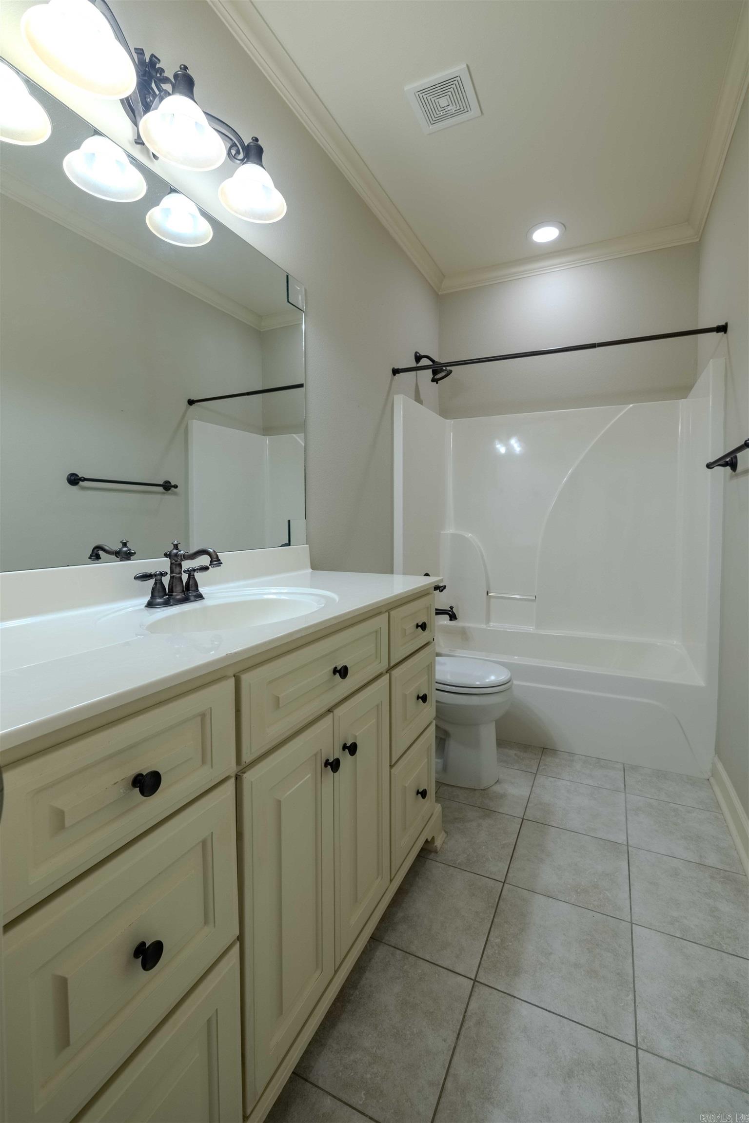 901 Stagecoach Village Property Photo 17