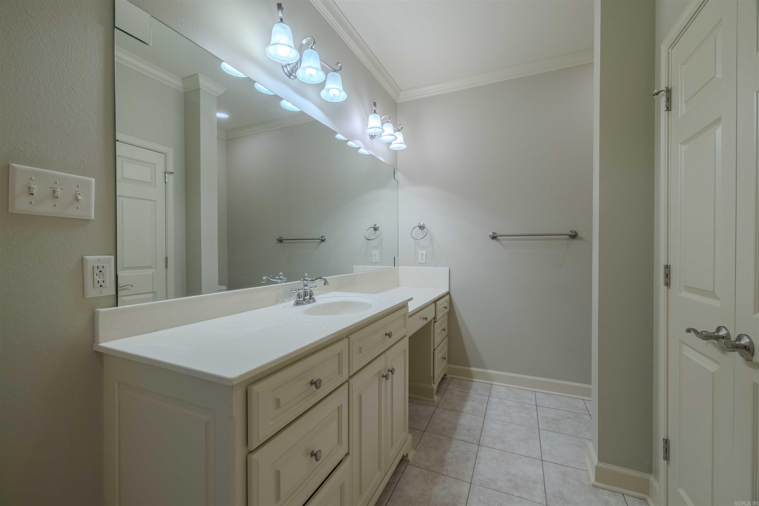 901 Stagecoach Village Property Photo 22