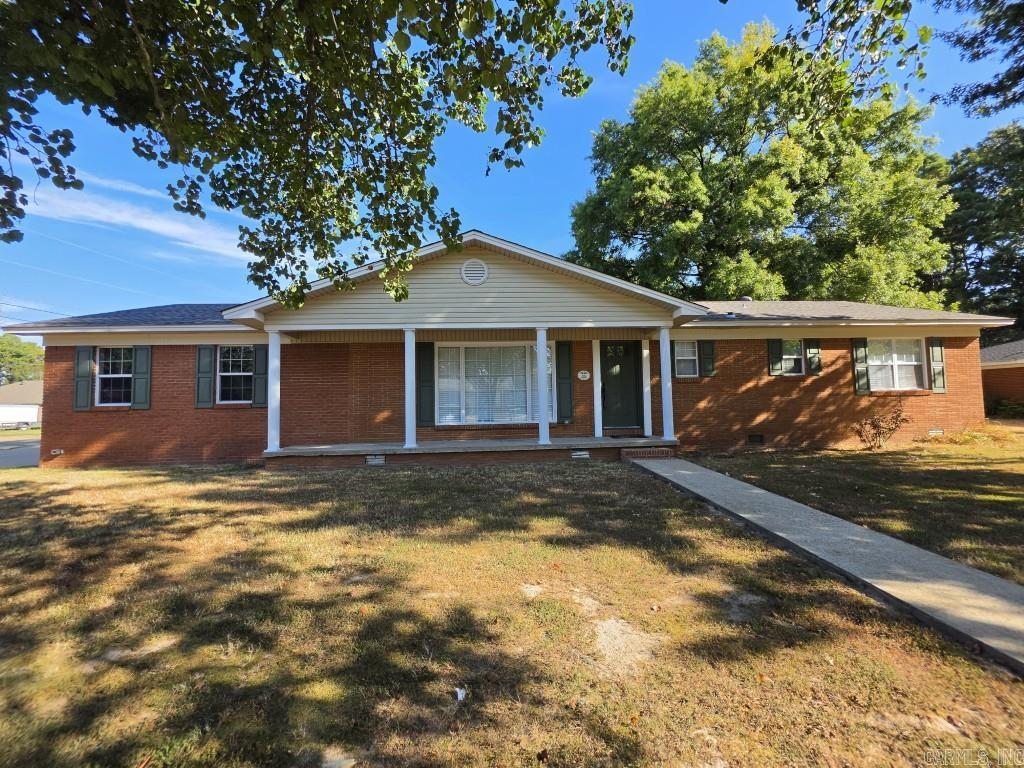 302 Mildred Dr