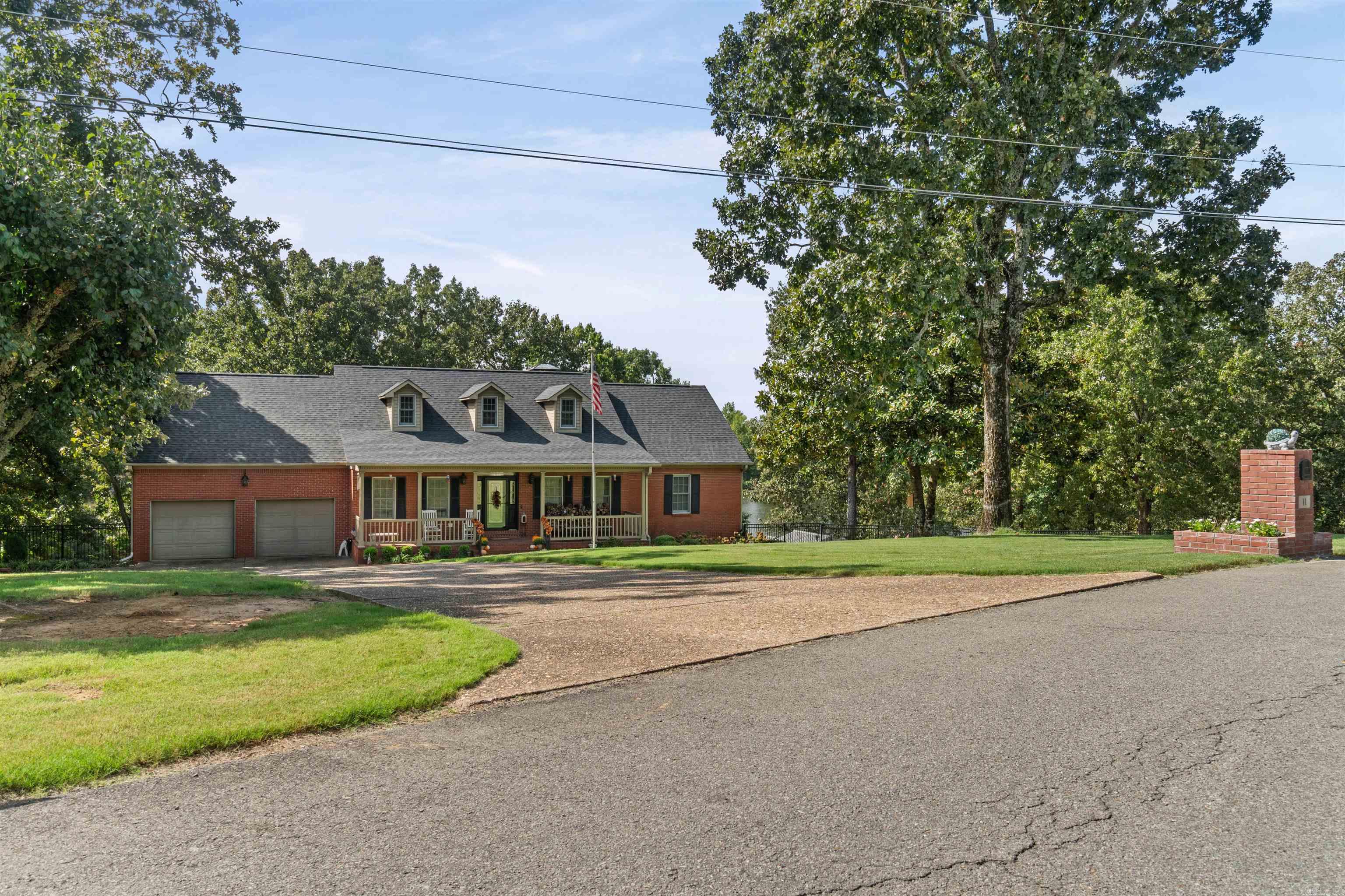 11 Lakeview Cove Property Photo 2