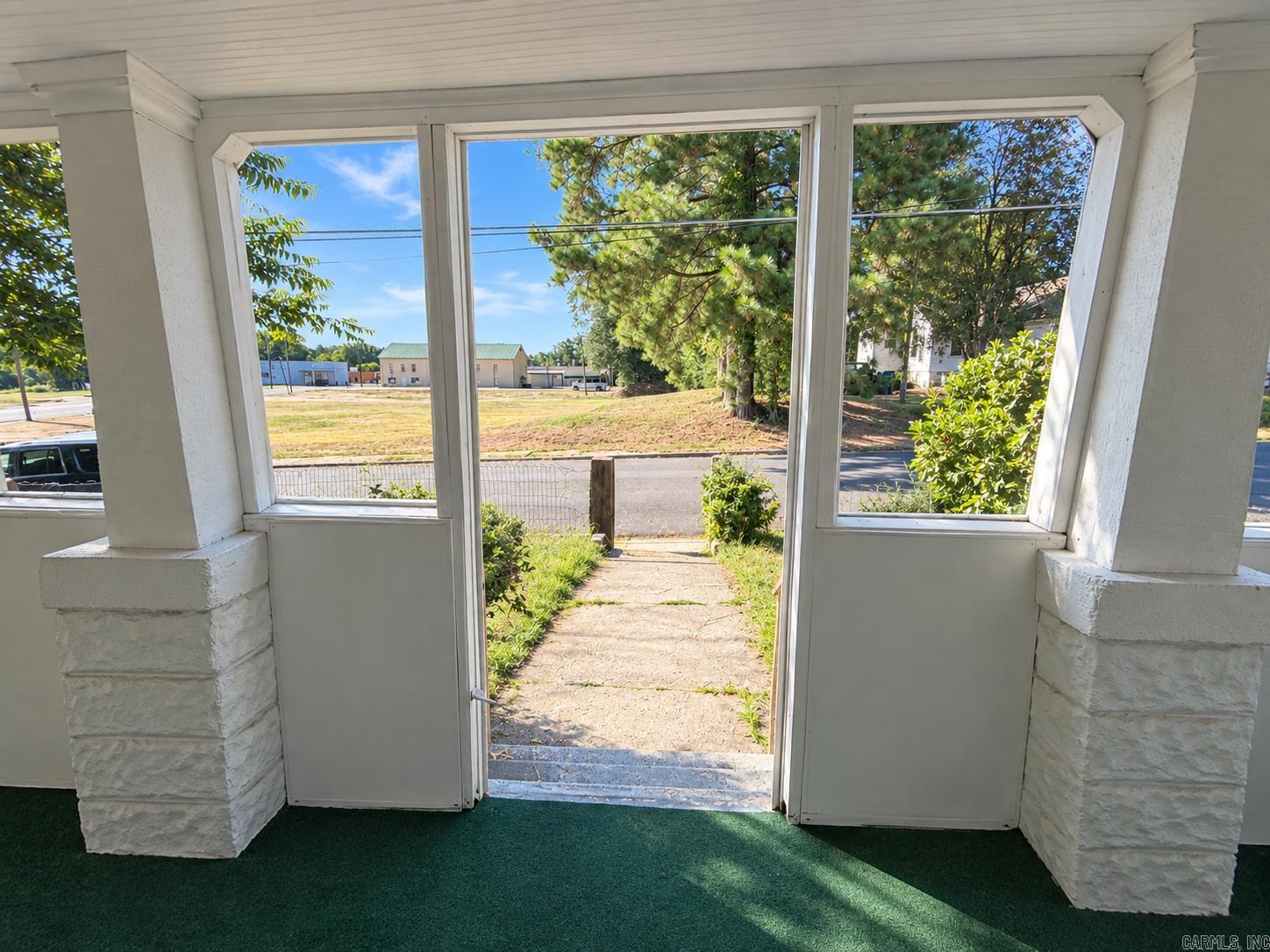 Center Street Property Photo 4