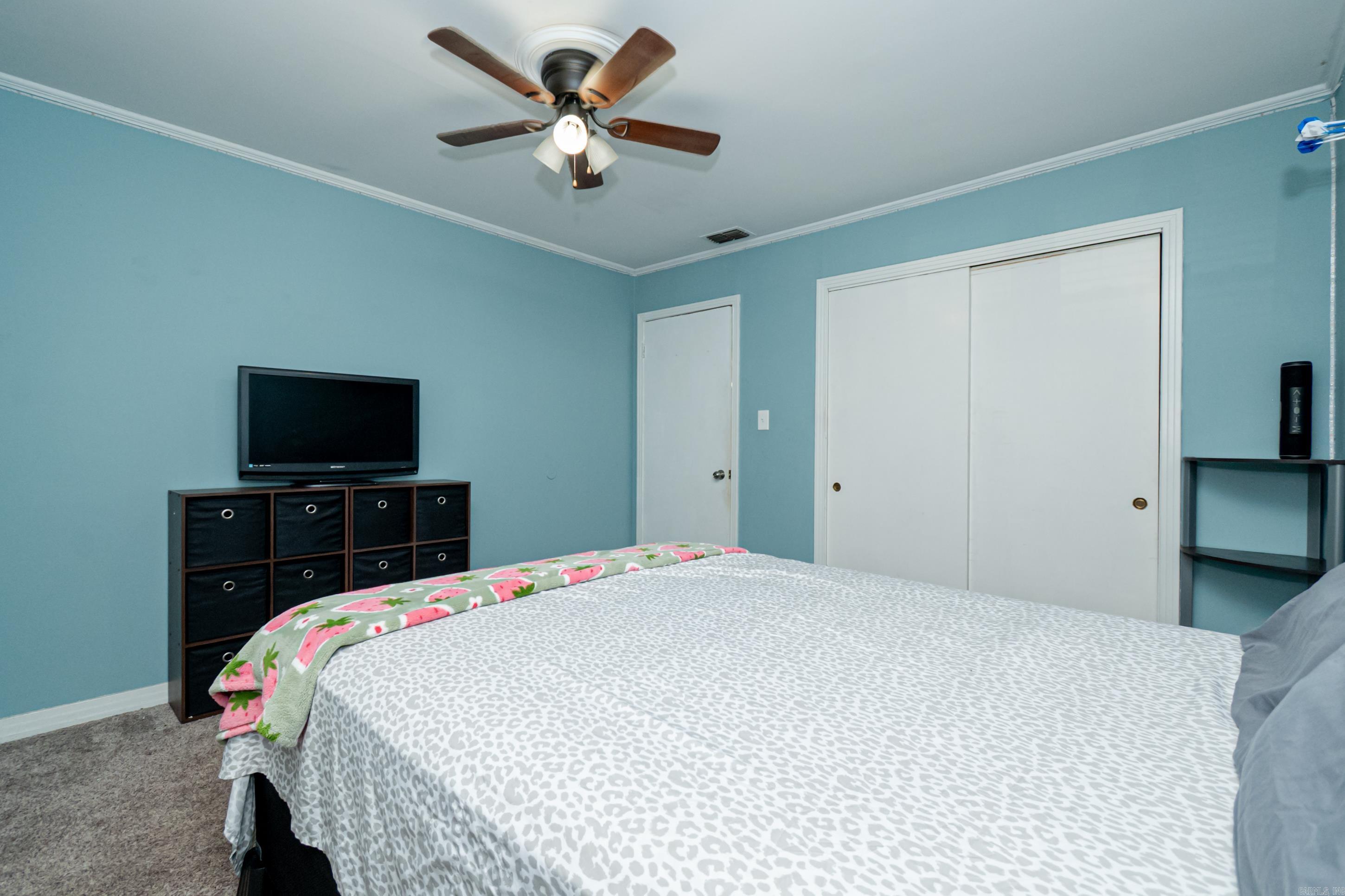 922 Hazelhurst Property Photo 12