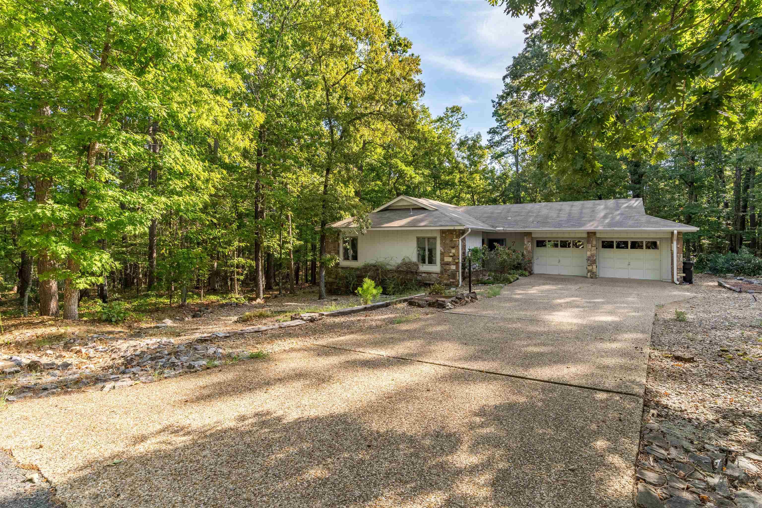 7 Camarzana Lane Property Photo 2