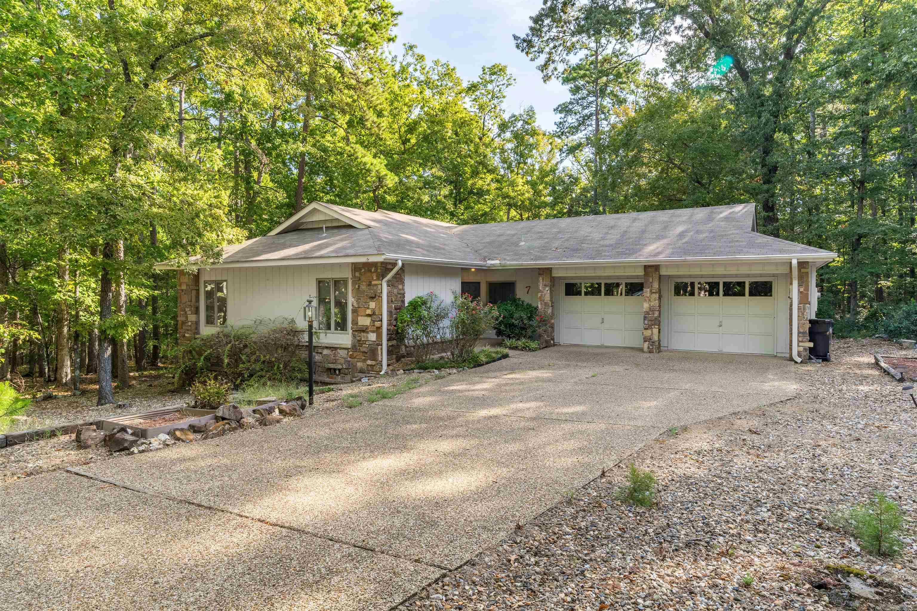 7 Camarzana Lane Property Photo 3