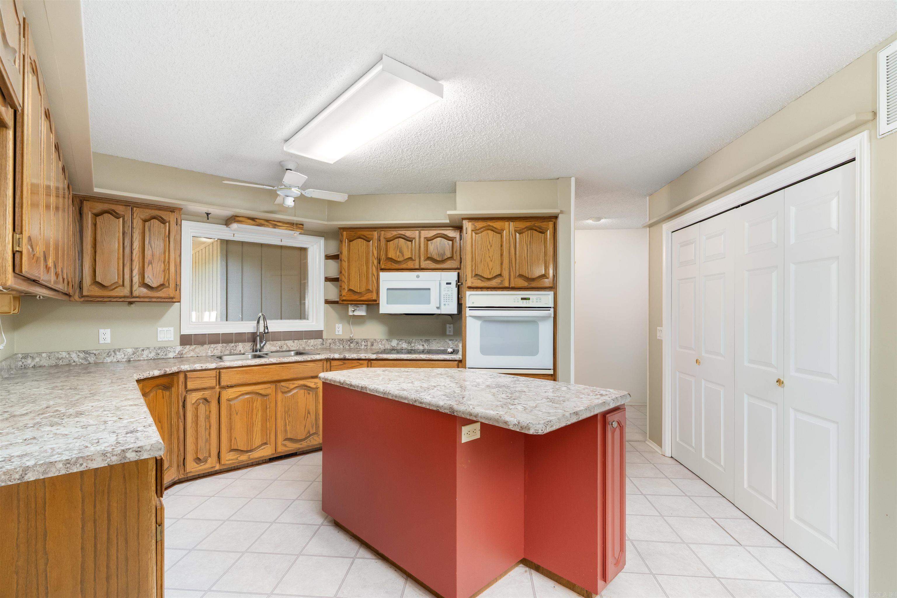 7 Camarzana Lane Property Photo 12