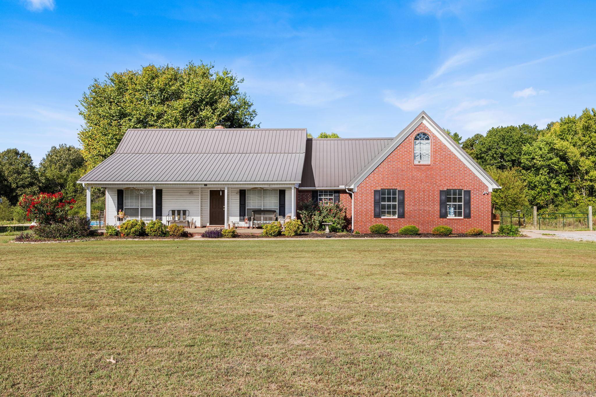 141 Pony Tail Lane Property Photo 1