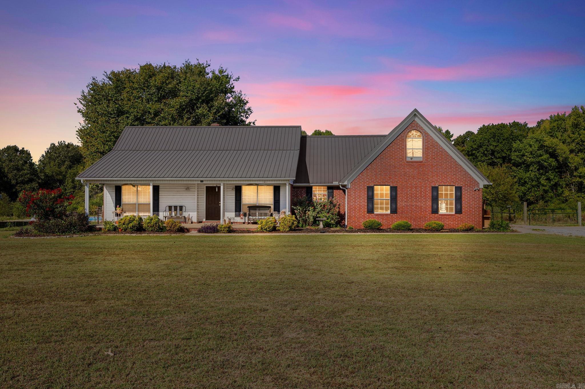 141 Pony Tail Lane Property Photo 3