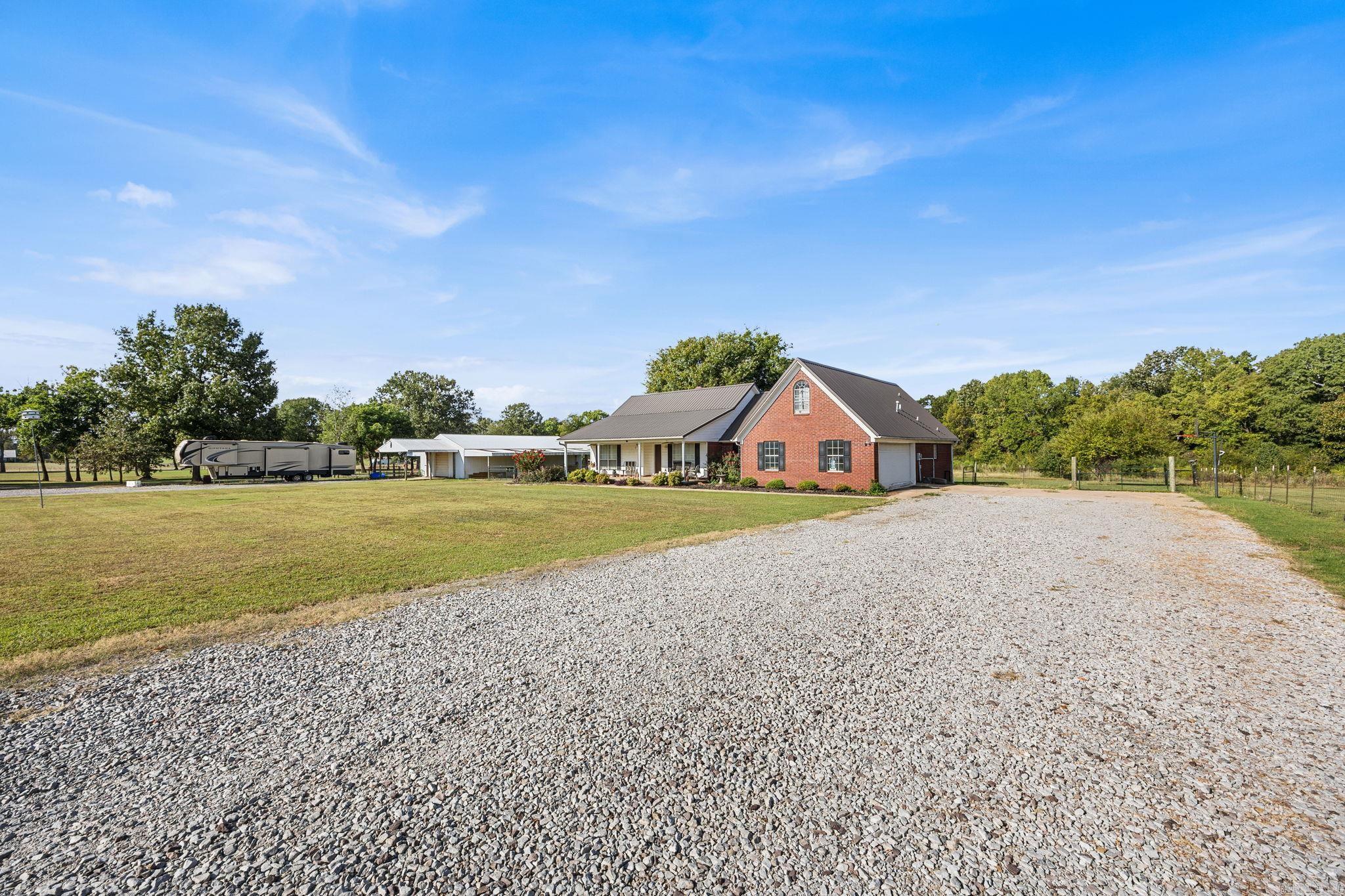 141 Pony Tail Lane Property Photo 4