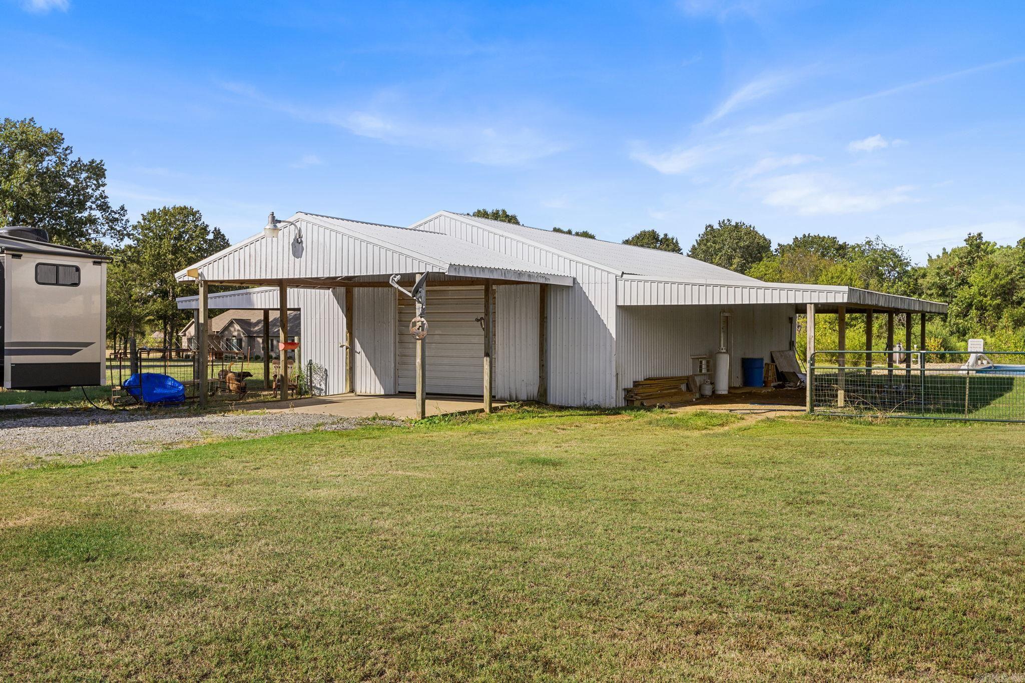 141 Pony Tail Lane Property Photo 7