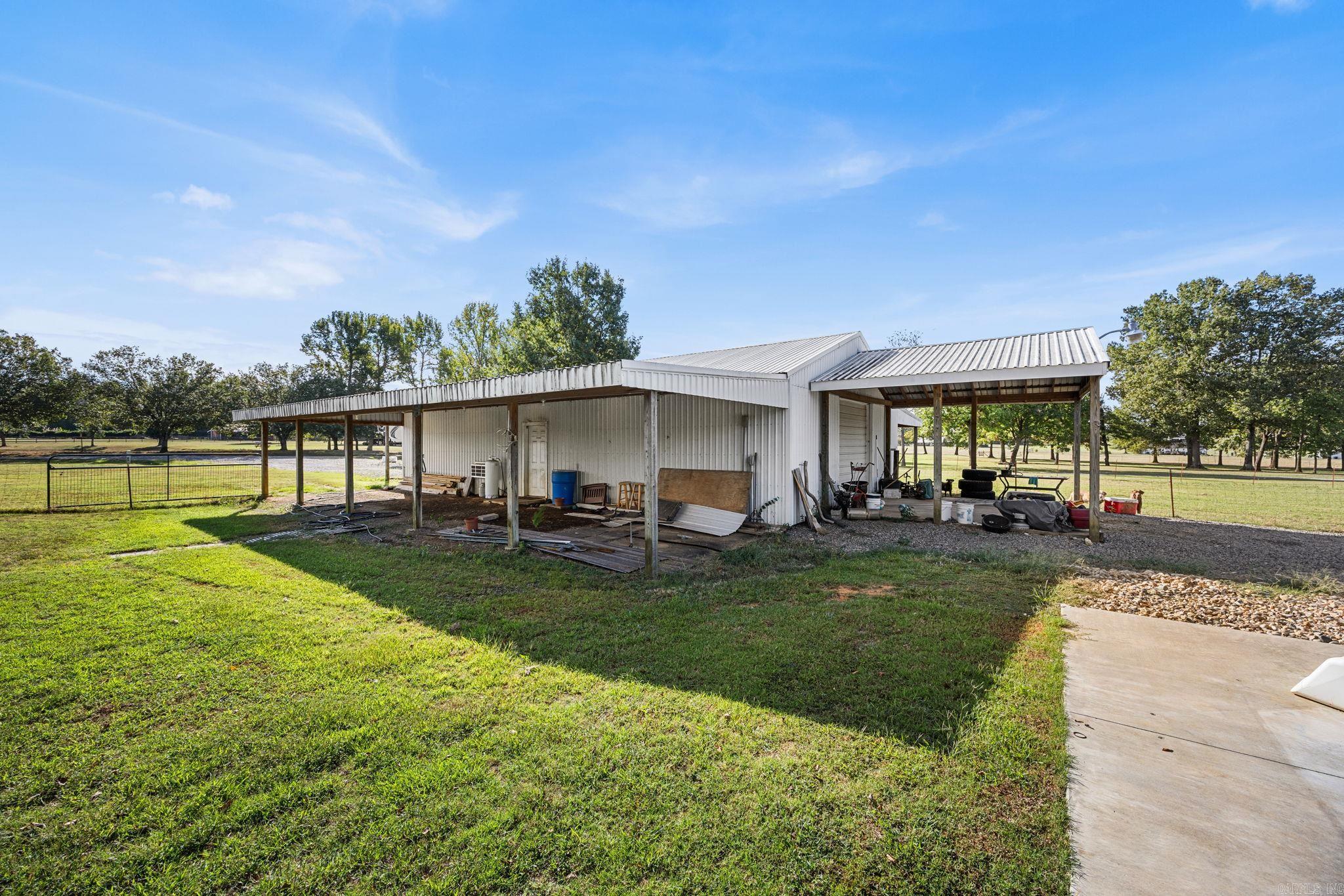 141 Pony Tail Lane Property Photo 8