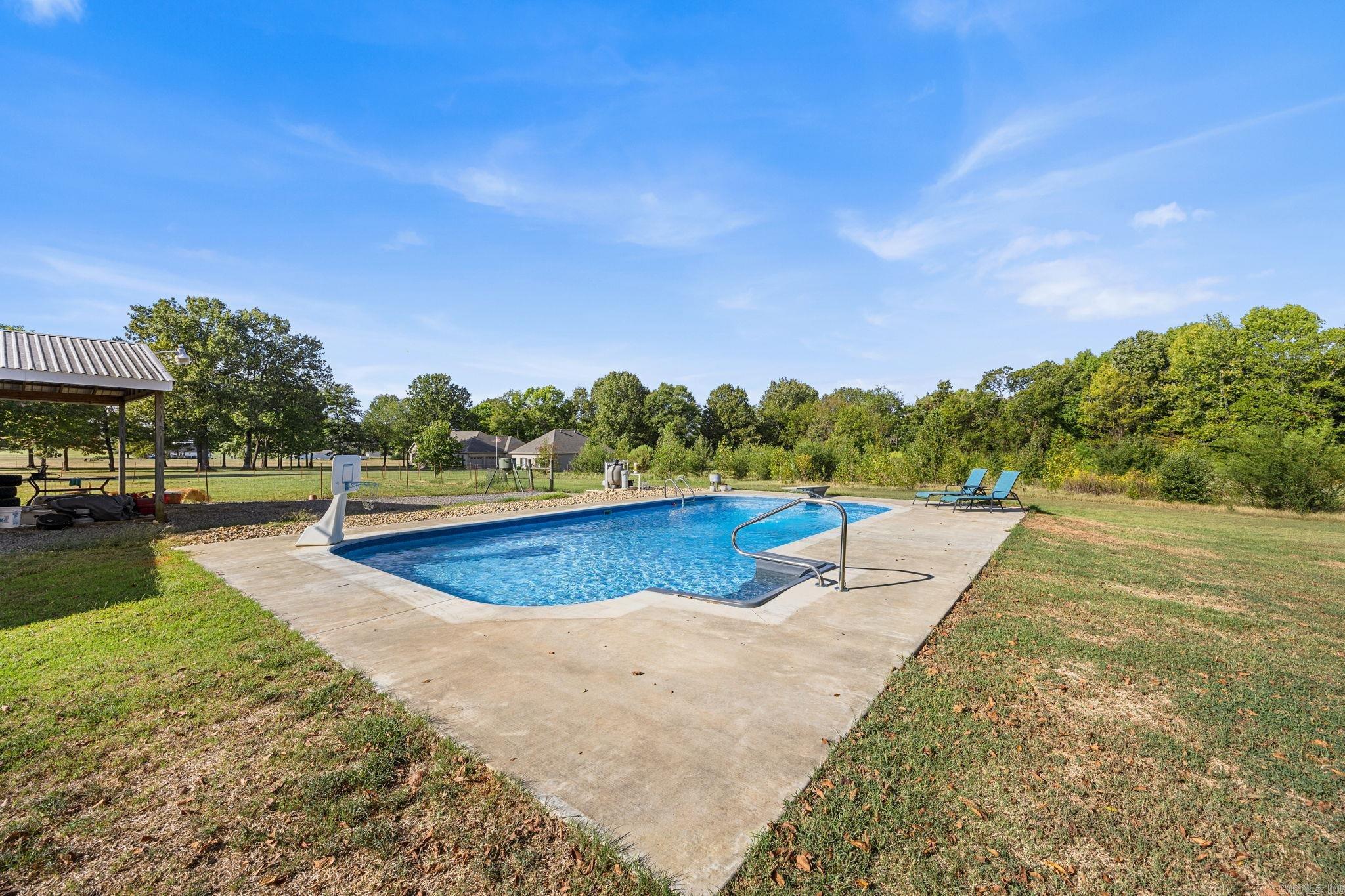 141 Pony Tail Lane Property Photo 9