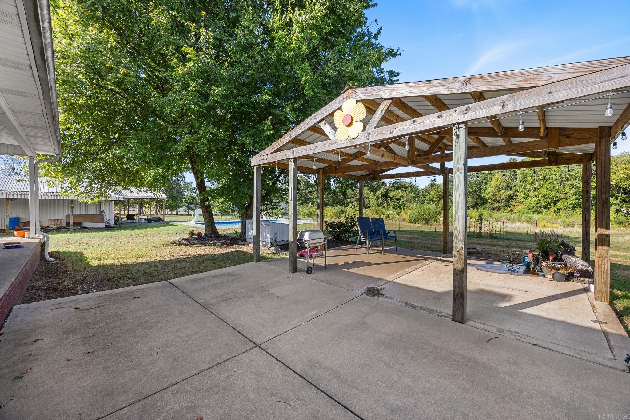 141 Pony Tail Lane Property Photo 13