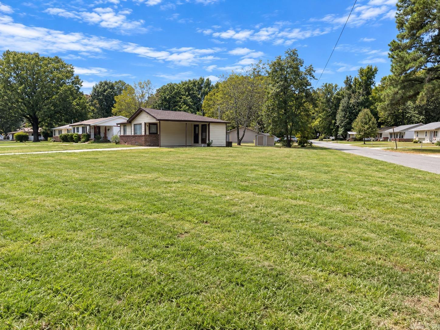 212 Cherry Property Photo 2