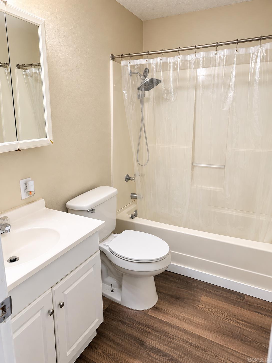 212 Cherry Property Photo 9