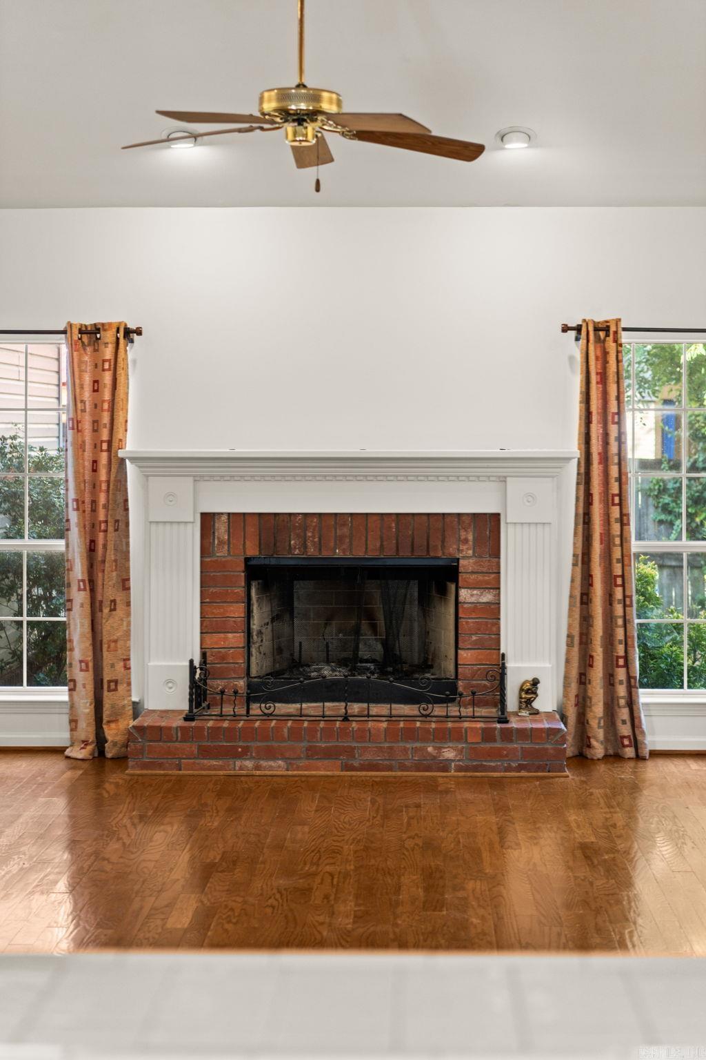 6000 Longwood Property Photo 6