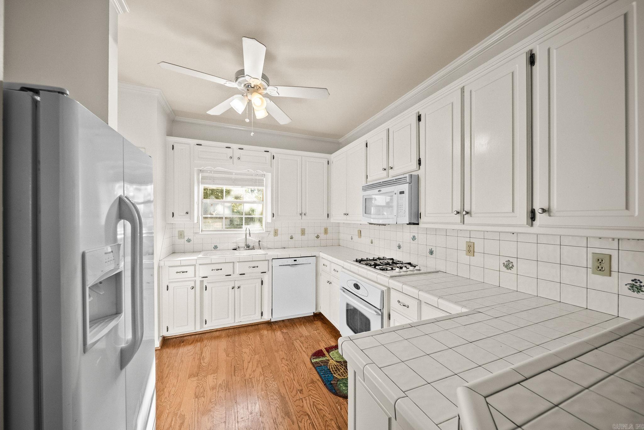 6000 Longwood Property Photo 10