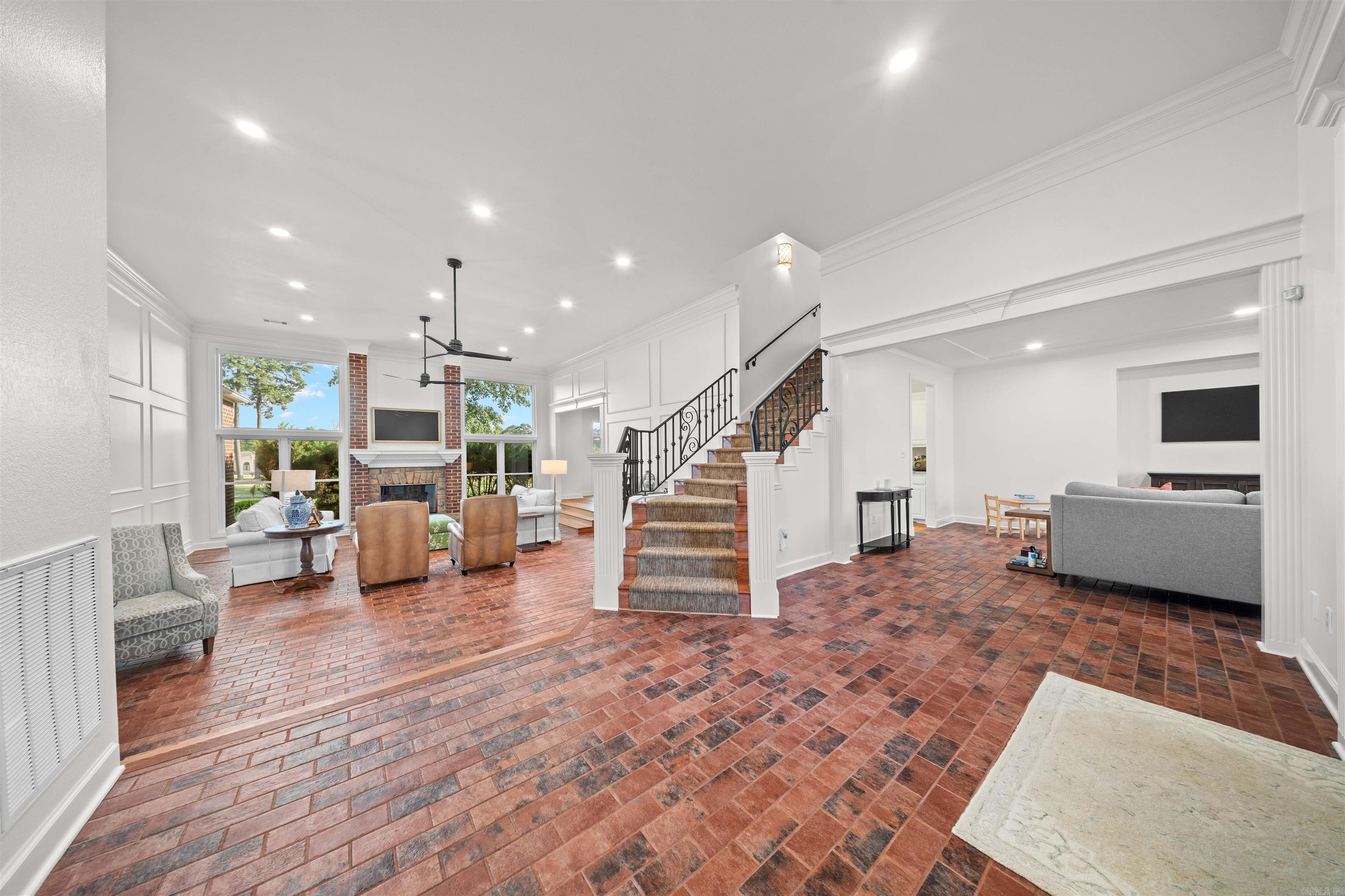 5006 Colonial Court Property Photo 4