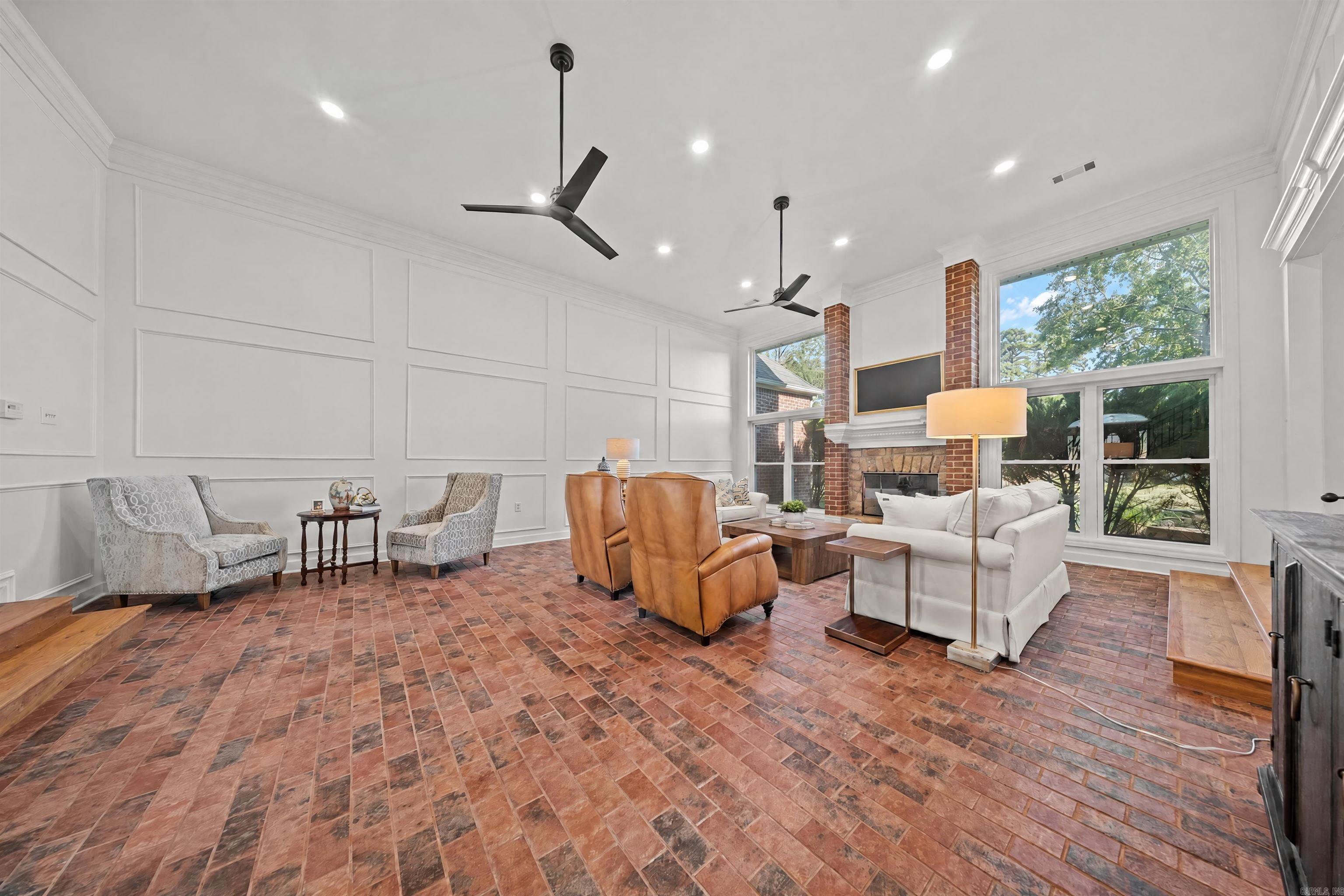 5006 Colonial Court Property Photo 10