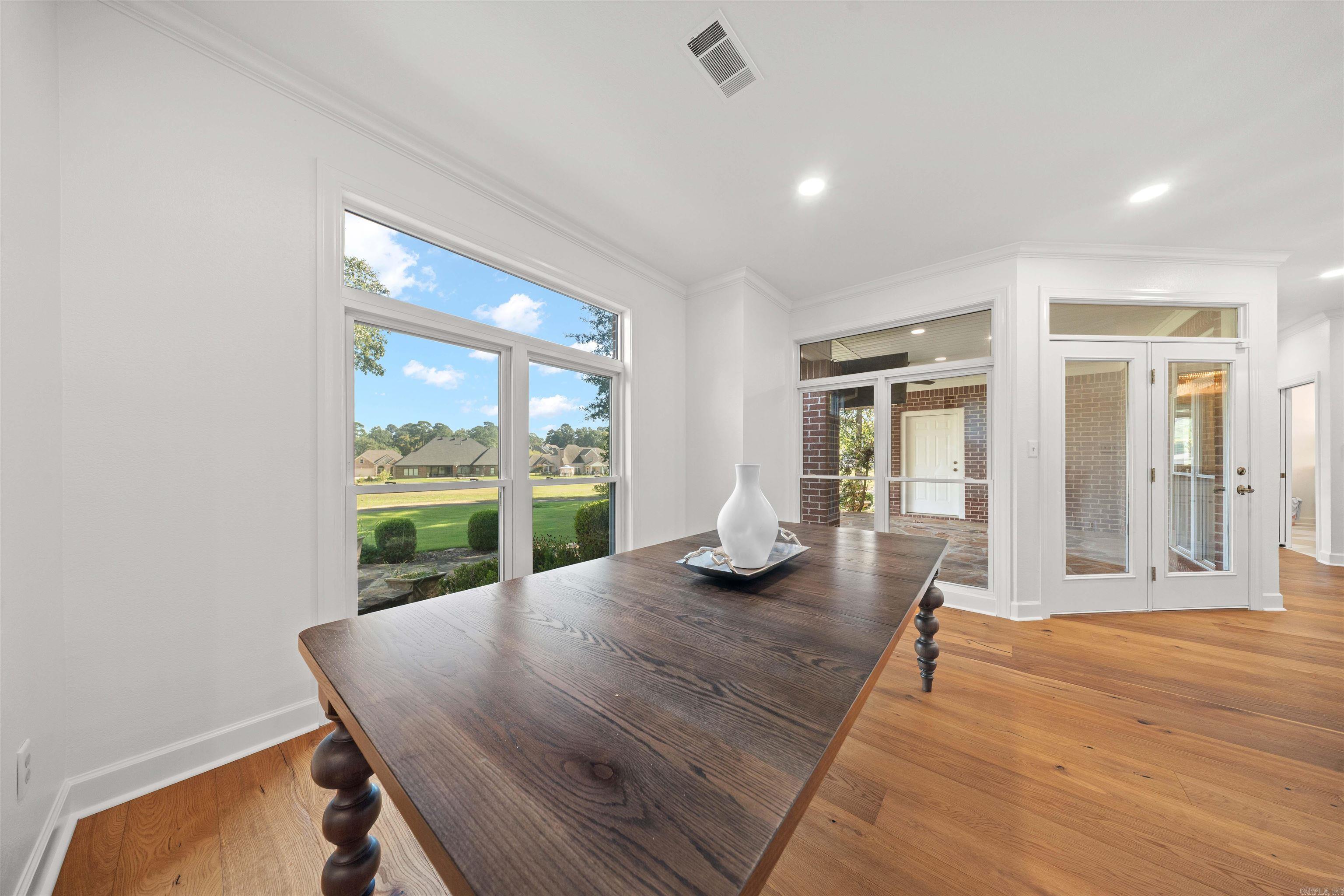 5006 Colonial Court Property Photo 12
